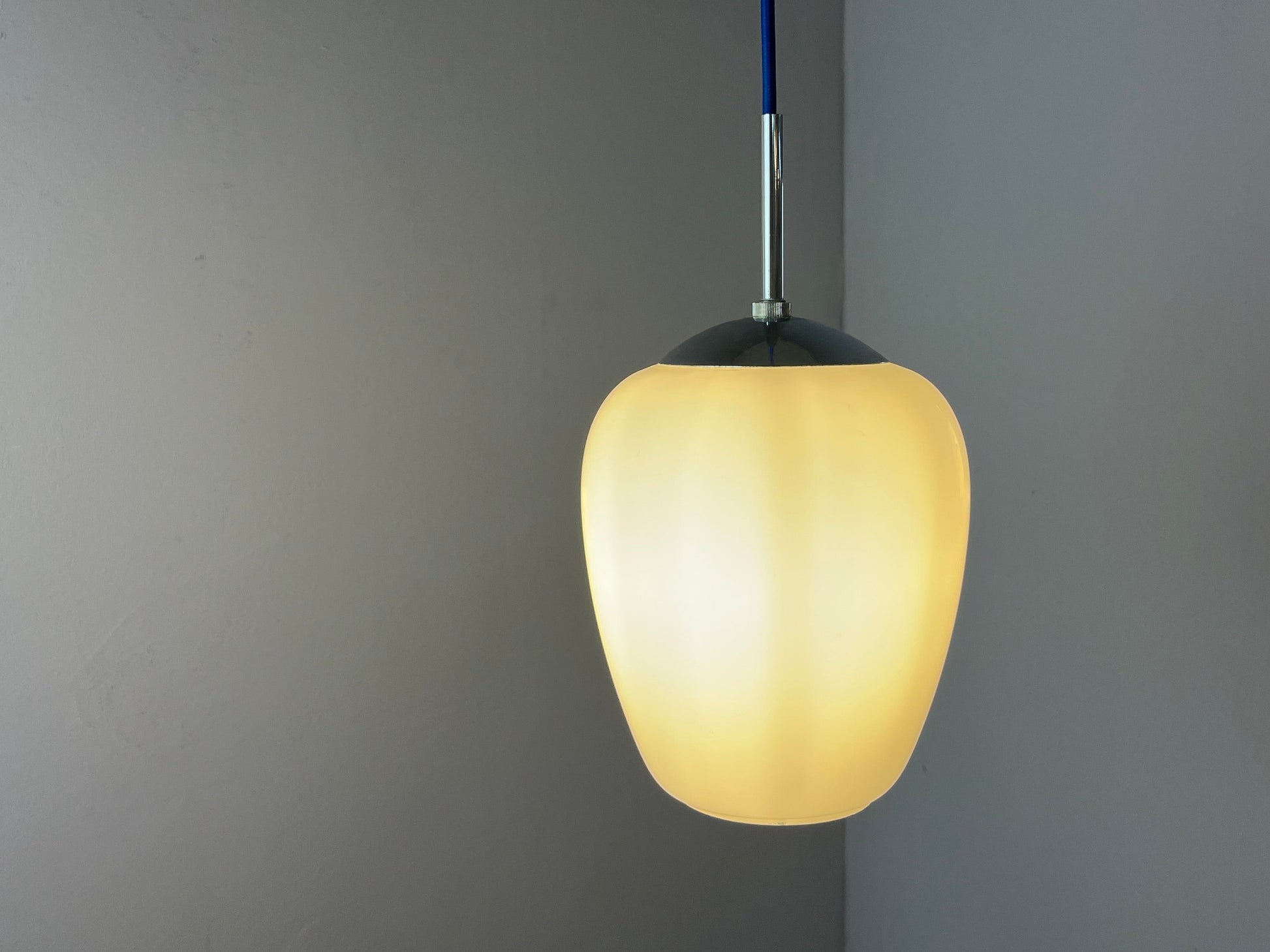 Hängelampe Opalglas Chrom aus Dänemark