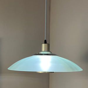 Lamellenlampe Milchglas von von Dana Light