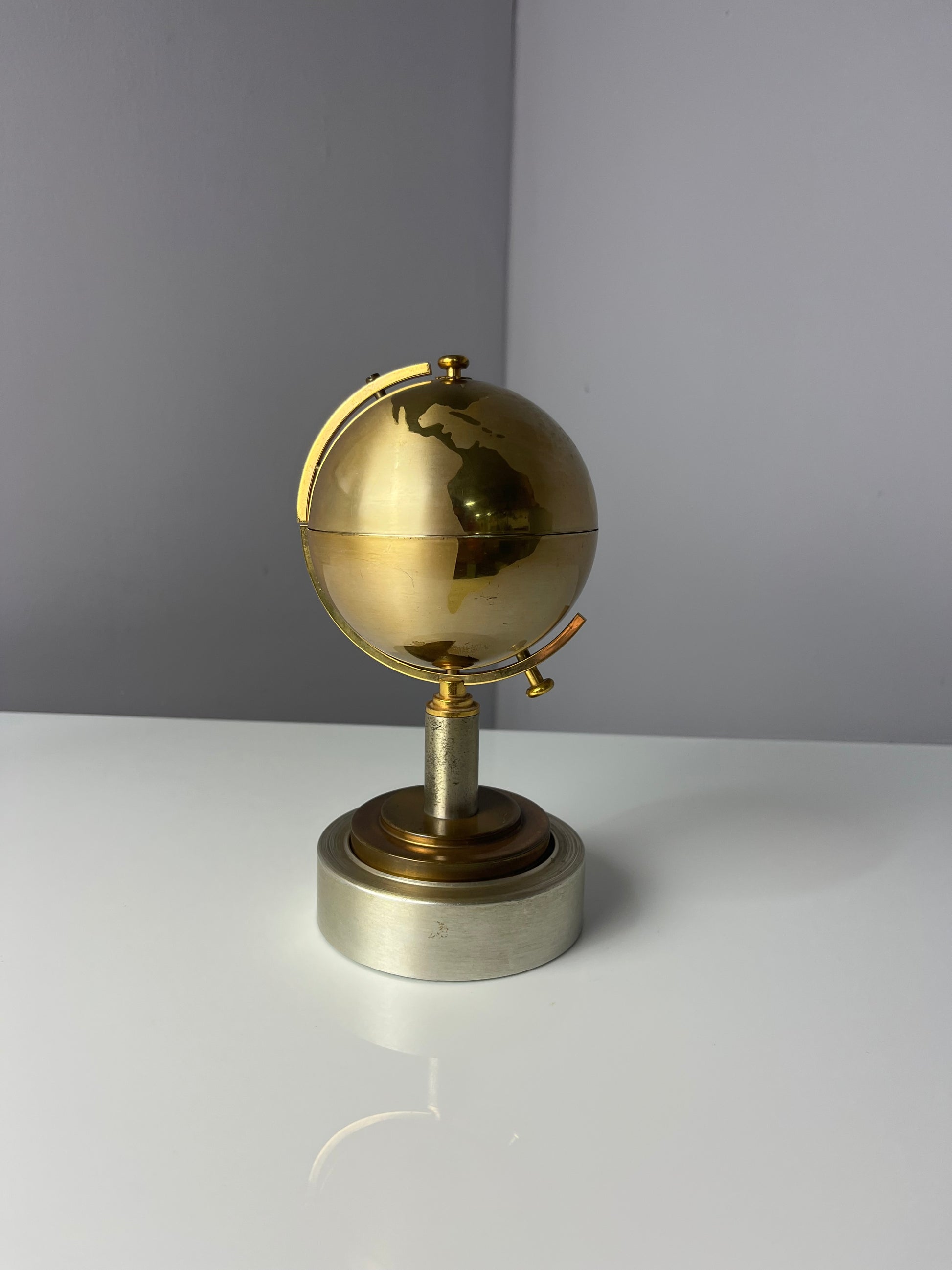 Zigarettenspender Globus mit Spieluhr