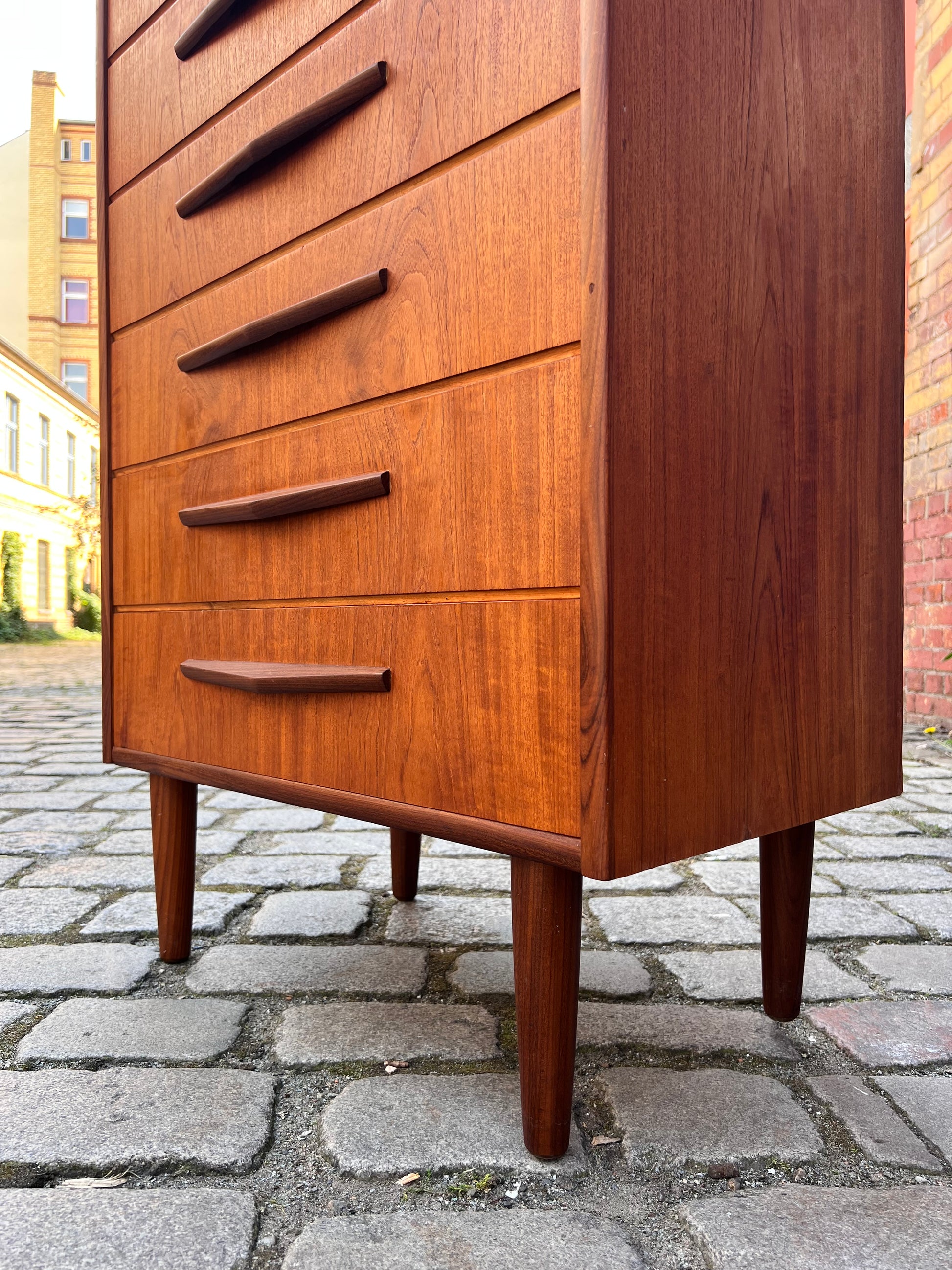 Kommode Teak mit Schloss aus Dänemark