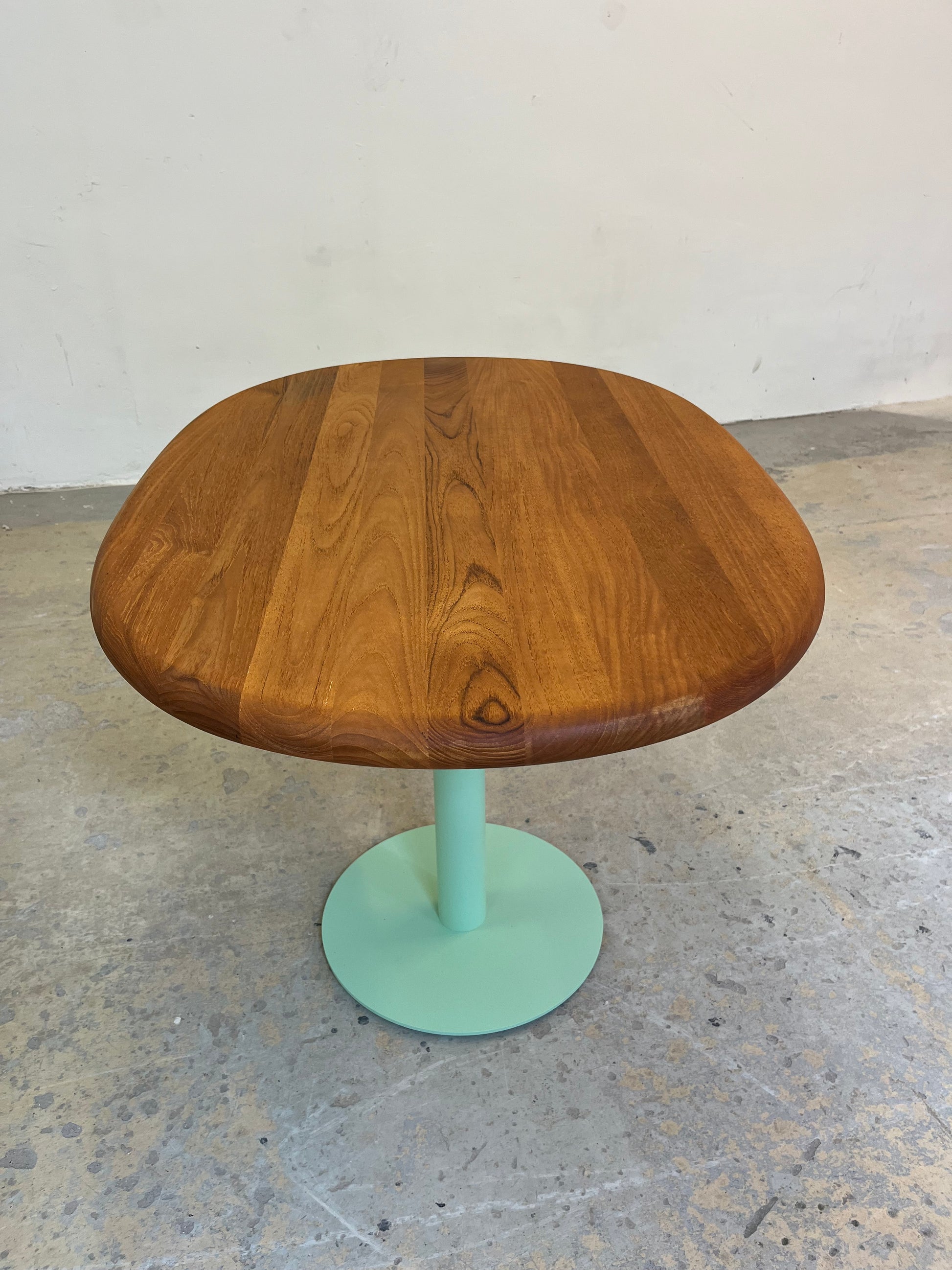 Ovaler Esstisch Teak mit neuem Tischgestell Glostrup