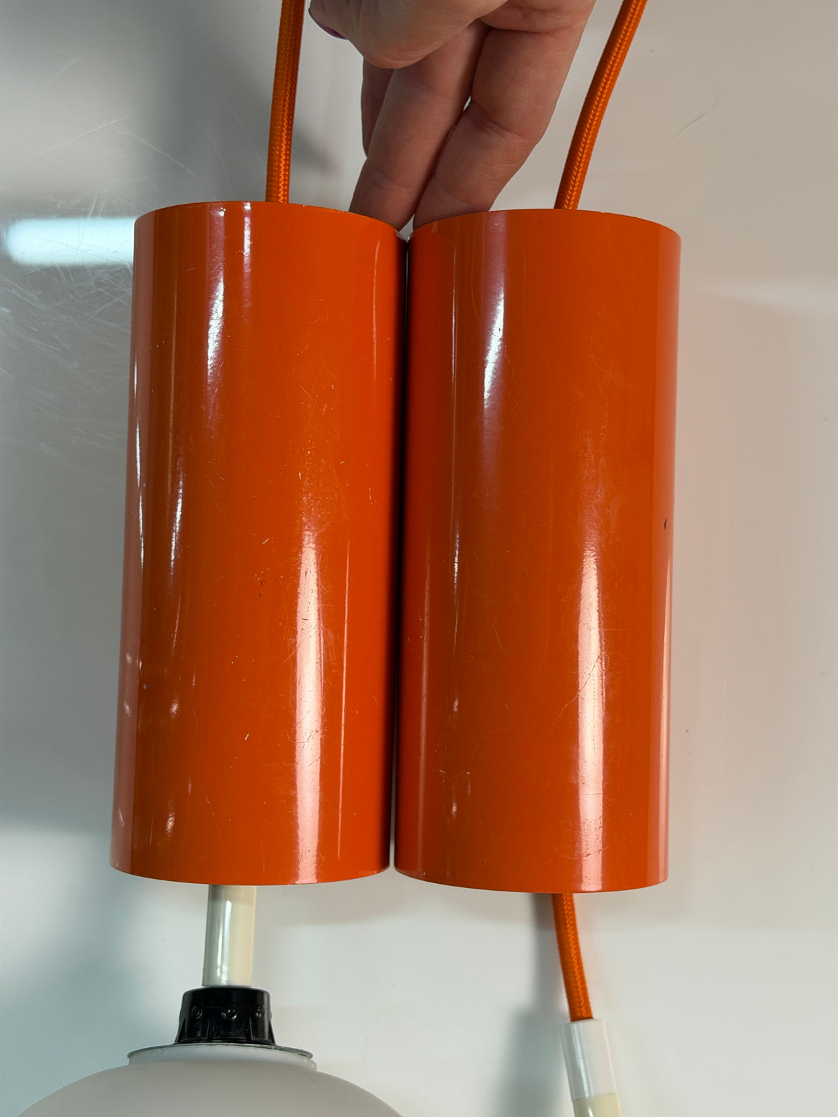 Set: 2x Hängelampe orange mit Opalglas Globus
