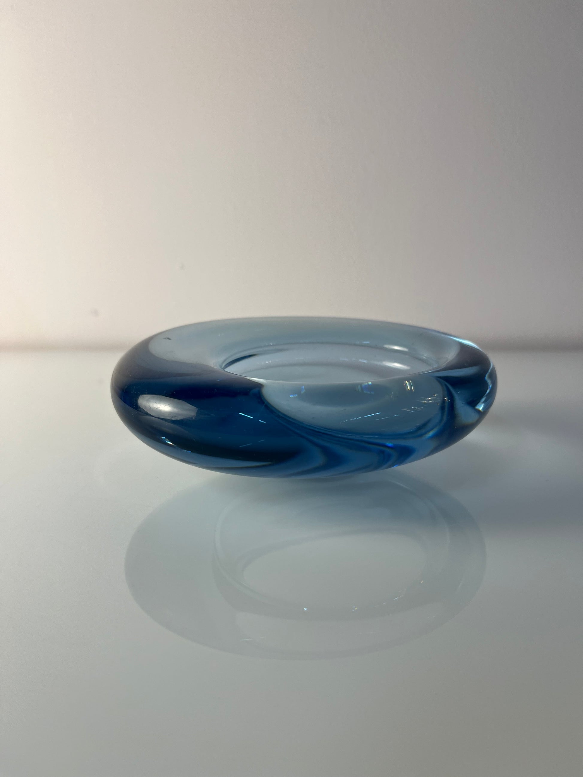 Schale hellblau Glas von Per Lütken von Holmegaard