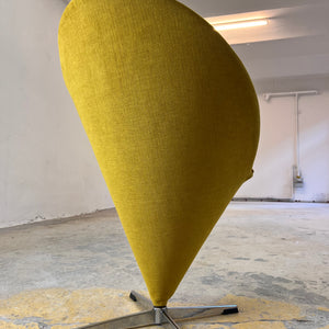 „Cone Chair“ gelb von Verner Panton neu bezogen