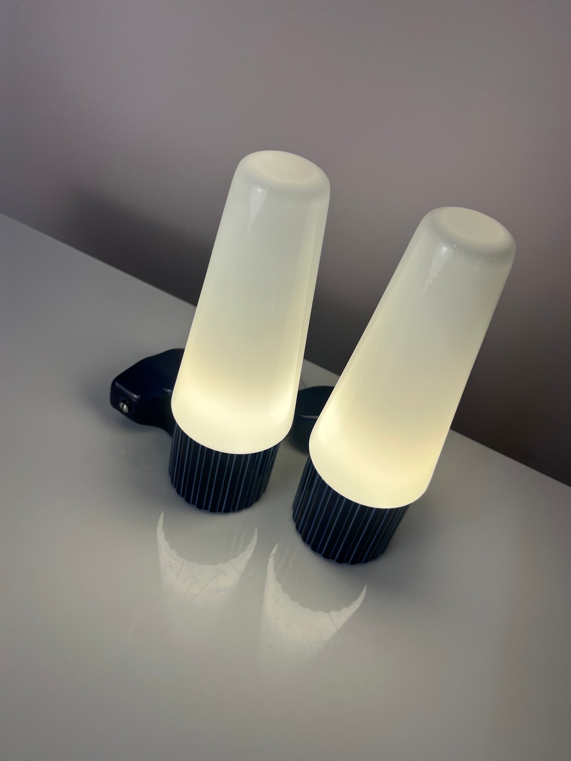 Set: 2x Wandlampe Modell 6020 blau von Sigvard Bernadotte für Ifö