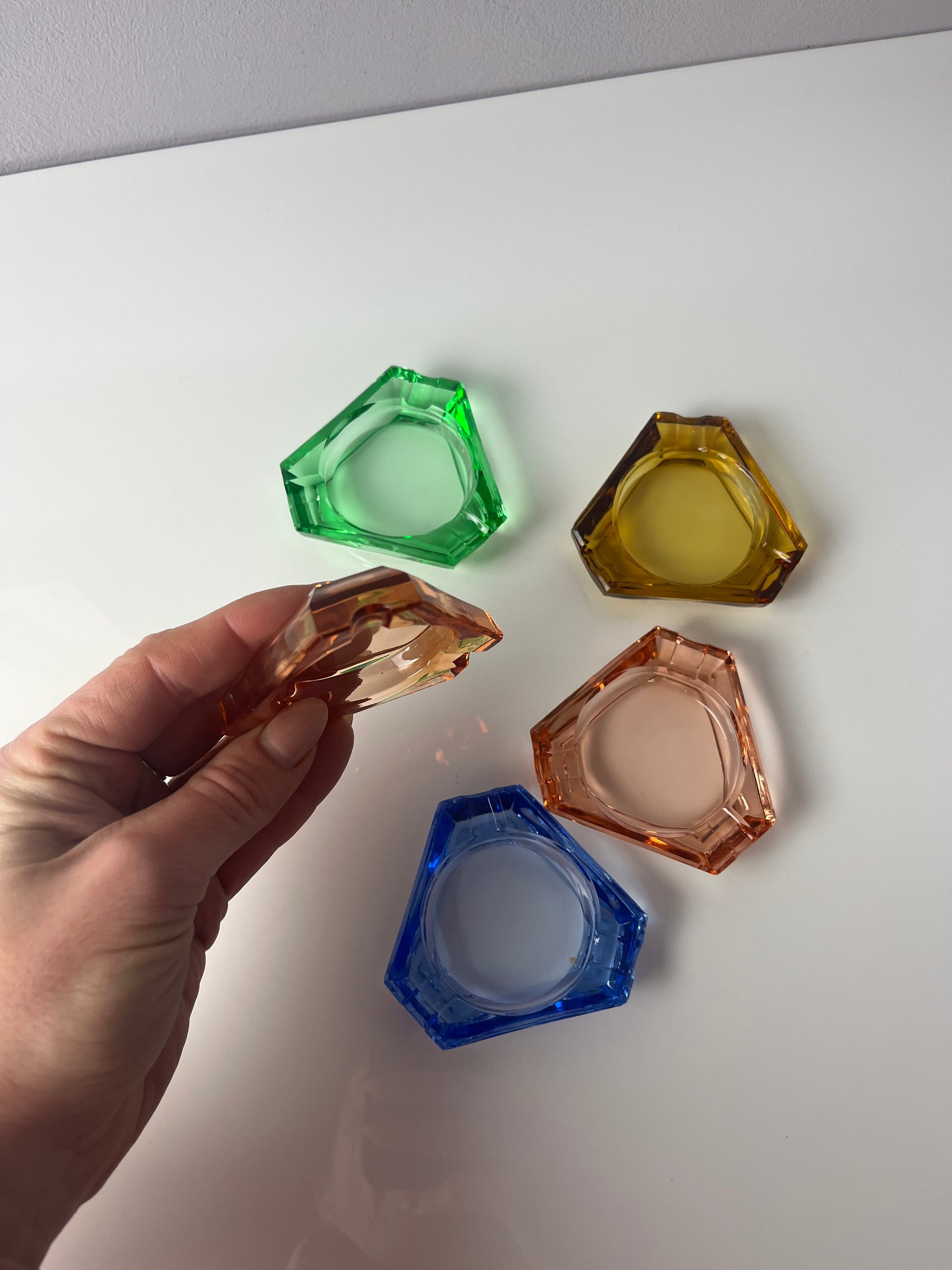 Set: 5 Aschenbecher pastell Glas