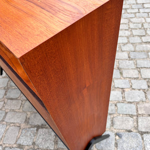 Regal Teak mit Minibar auf neuen Holzfüßen aus Dänemark
