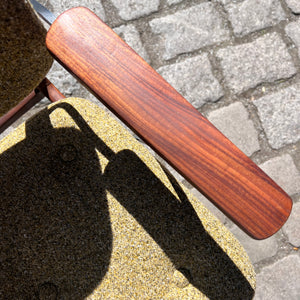Armlehnstuhl hellgrün Teak neu gepolstert