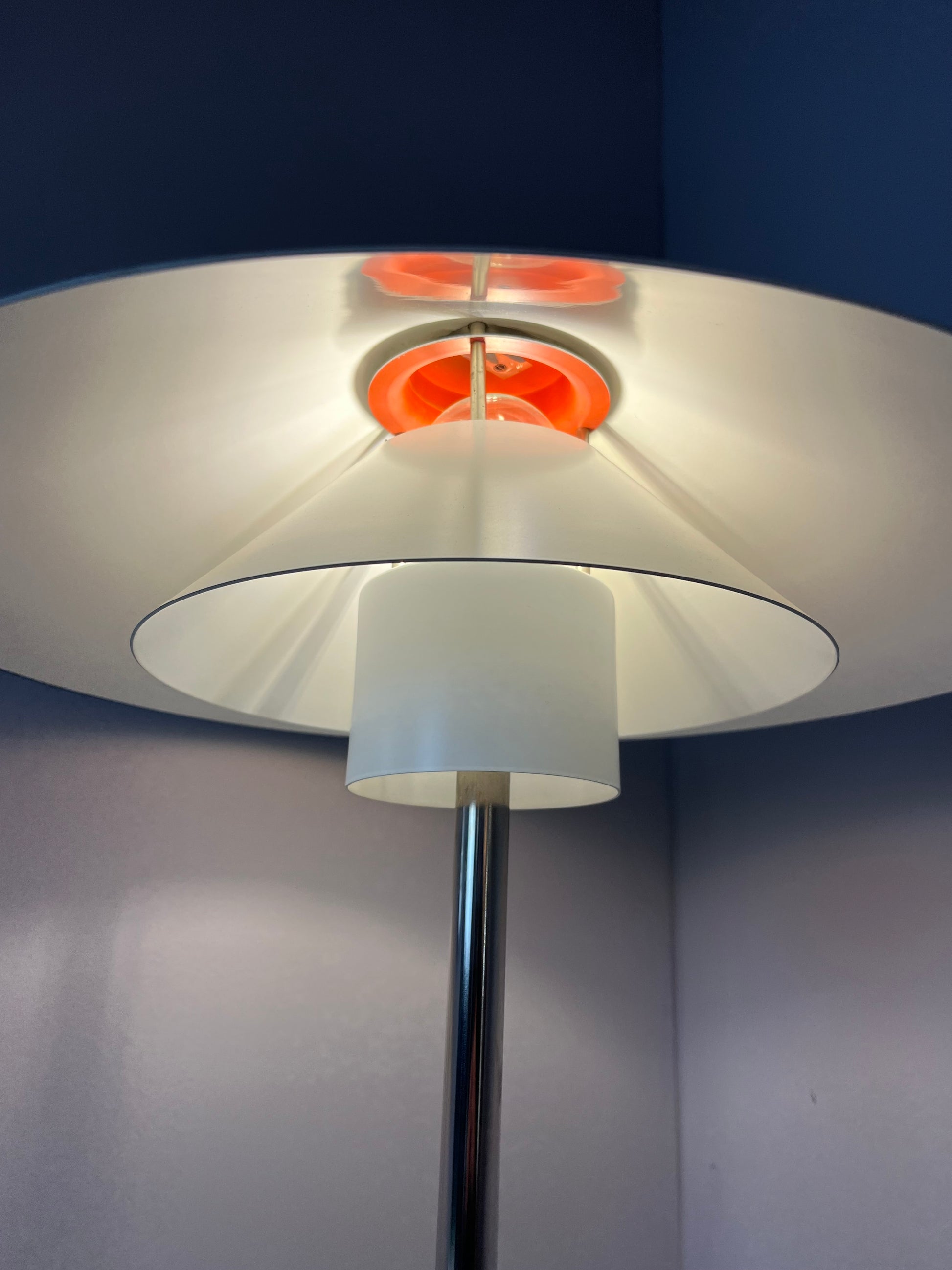 Tischlampe Trapez weiß orange von Christian Hvidt für Nordisk Solar
