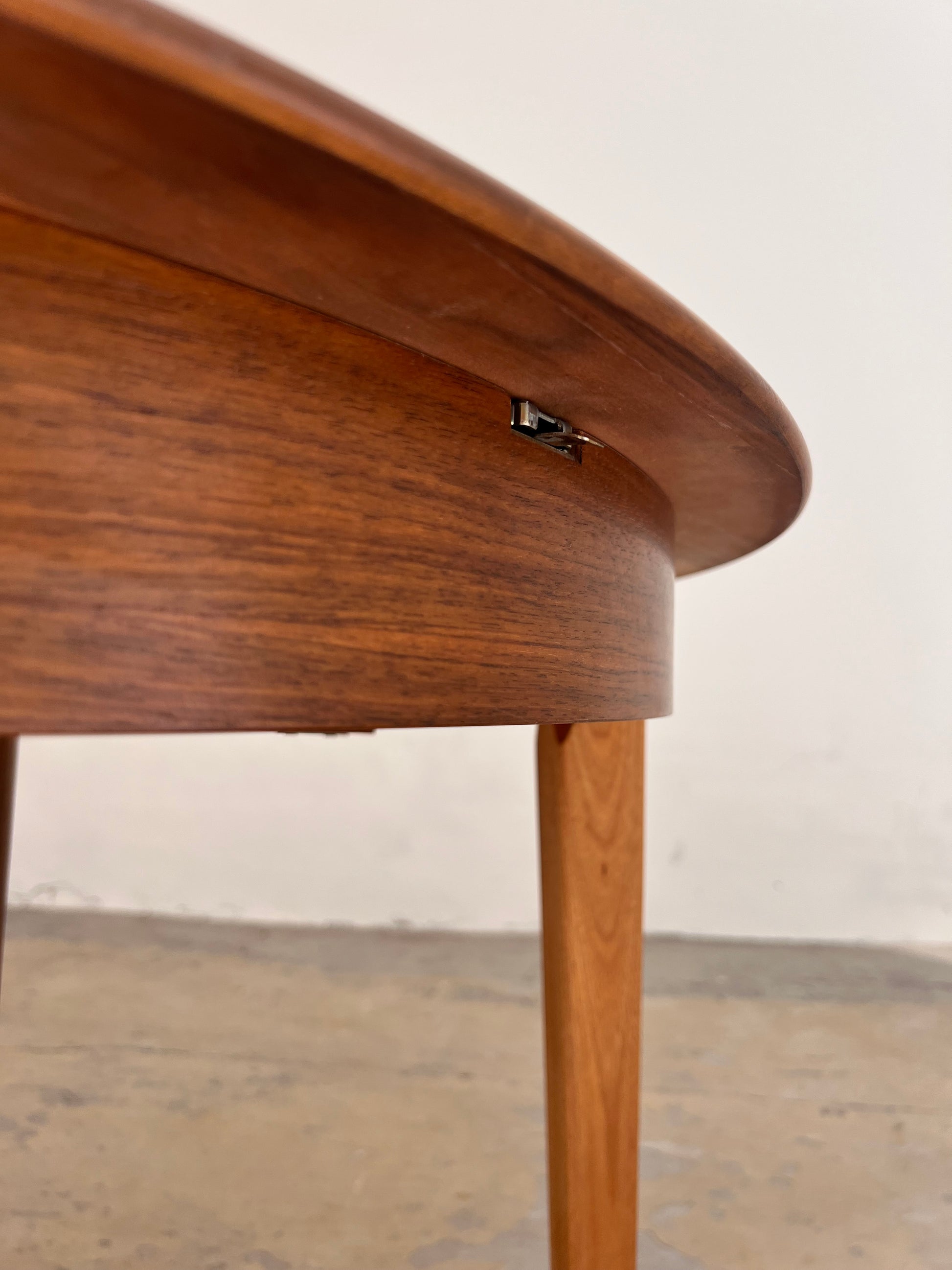 Runder Esstisch Teak mit Butterfly Auszug von Kondor