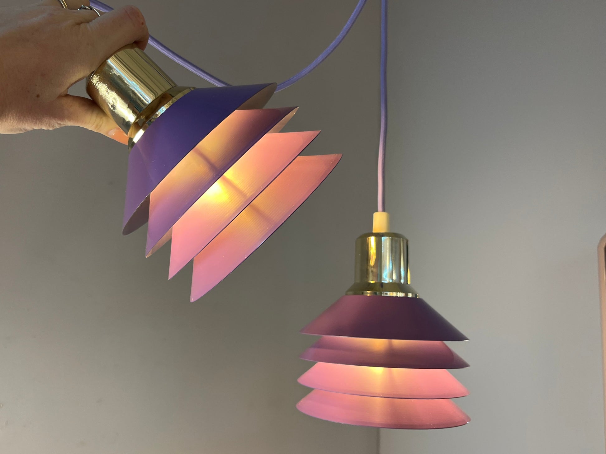 Lamellenlampe Modell Siam lila silber von Design Light