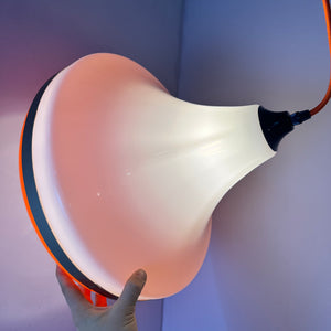 Hängelampe weiß orange Kunststoff aus Dänemark