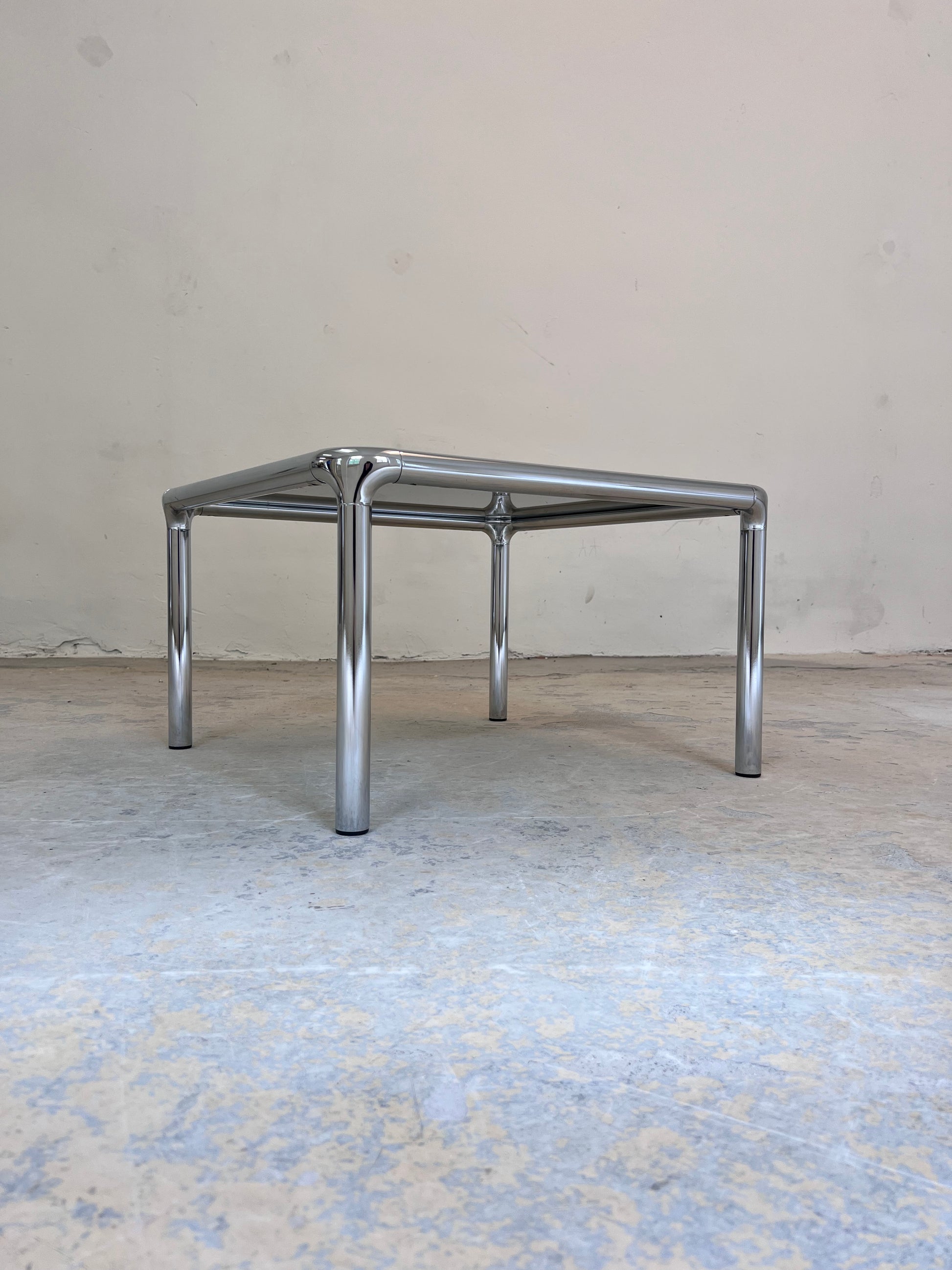 Couchtisch Chrom Rauchglas ETIENNE FERMIGIER