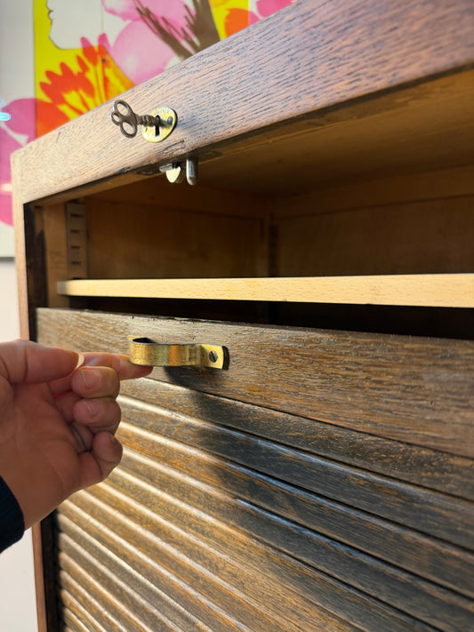 Rollladenschrank mit Messinggriff & Schloss von Soennecken