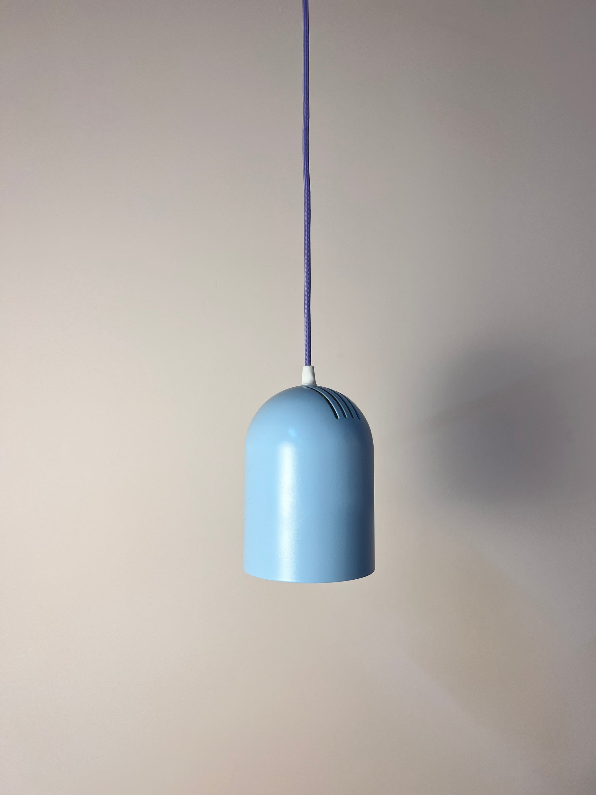 Hängelampe hellblau neu lackiert