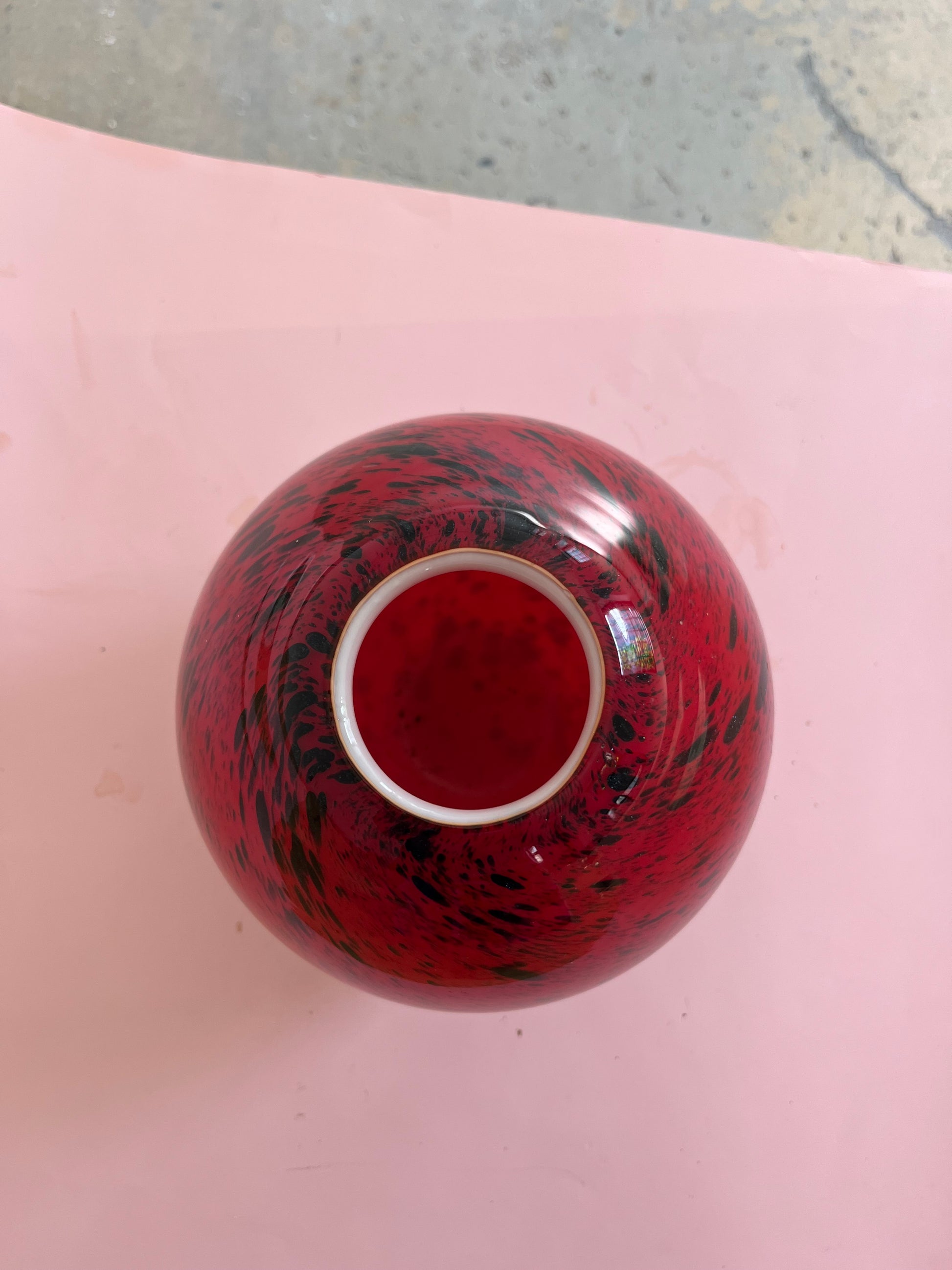 Vase rot schwarz Glas