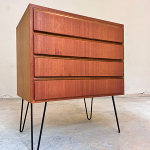 Kommode Teak auf Hairpinlegs von IDEE Möbel