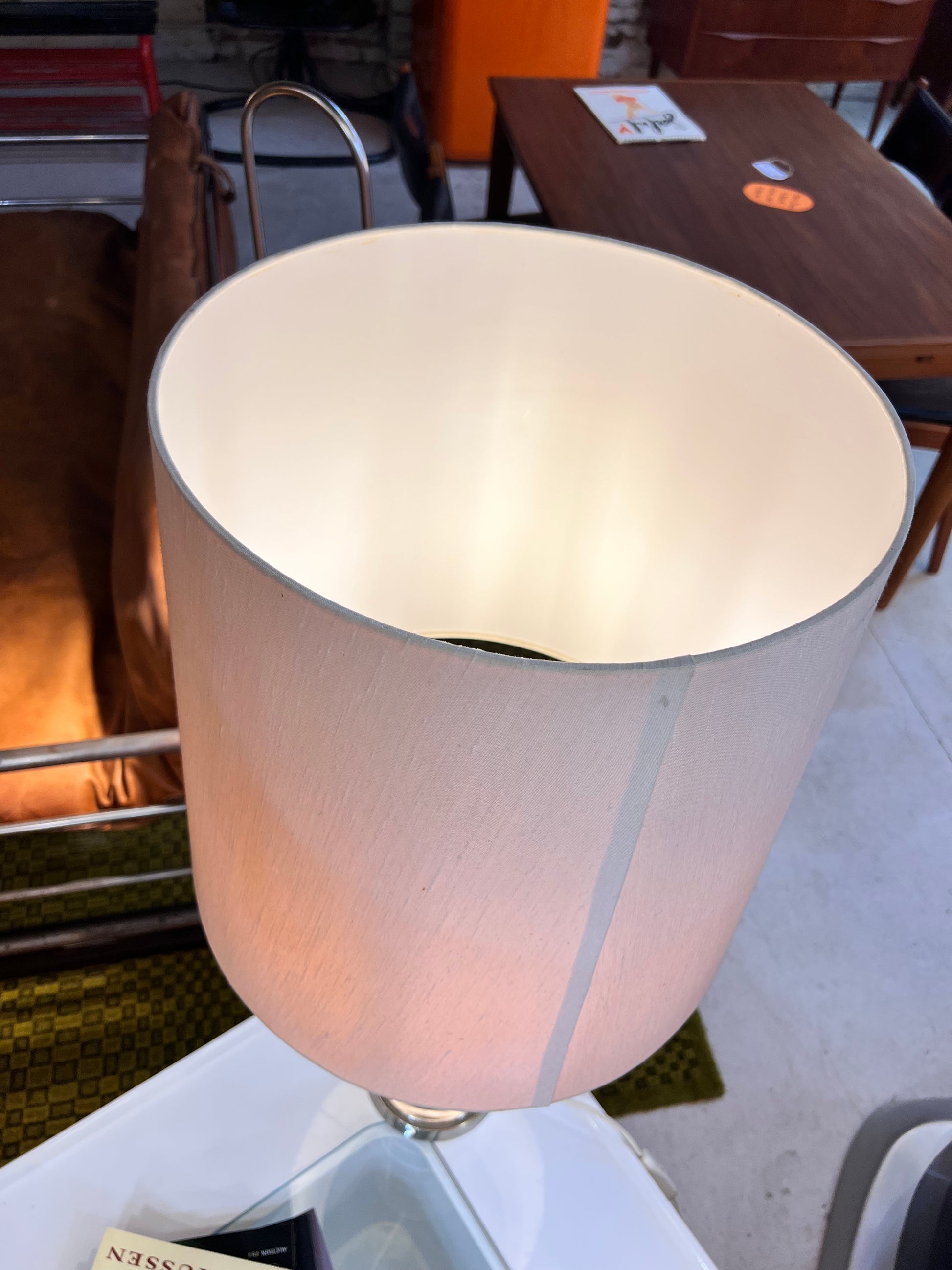 Space Age Tischlampe Metall mit Schirm aus Rohseide