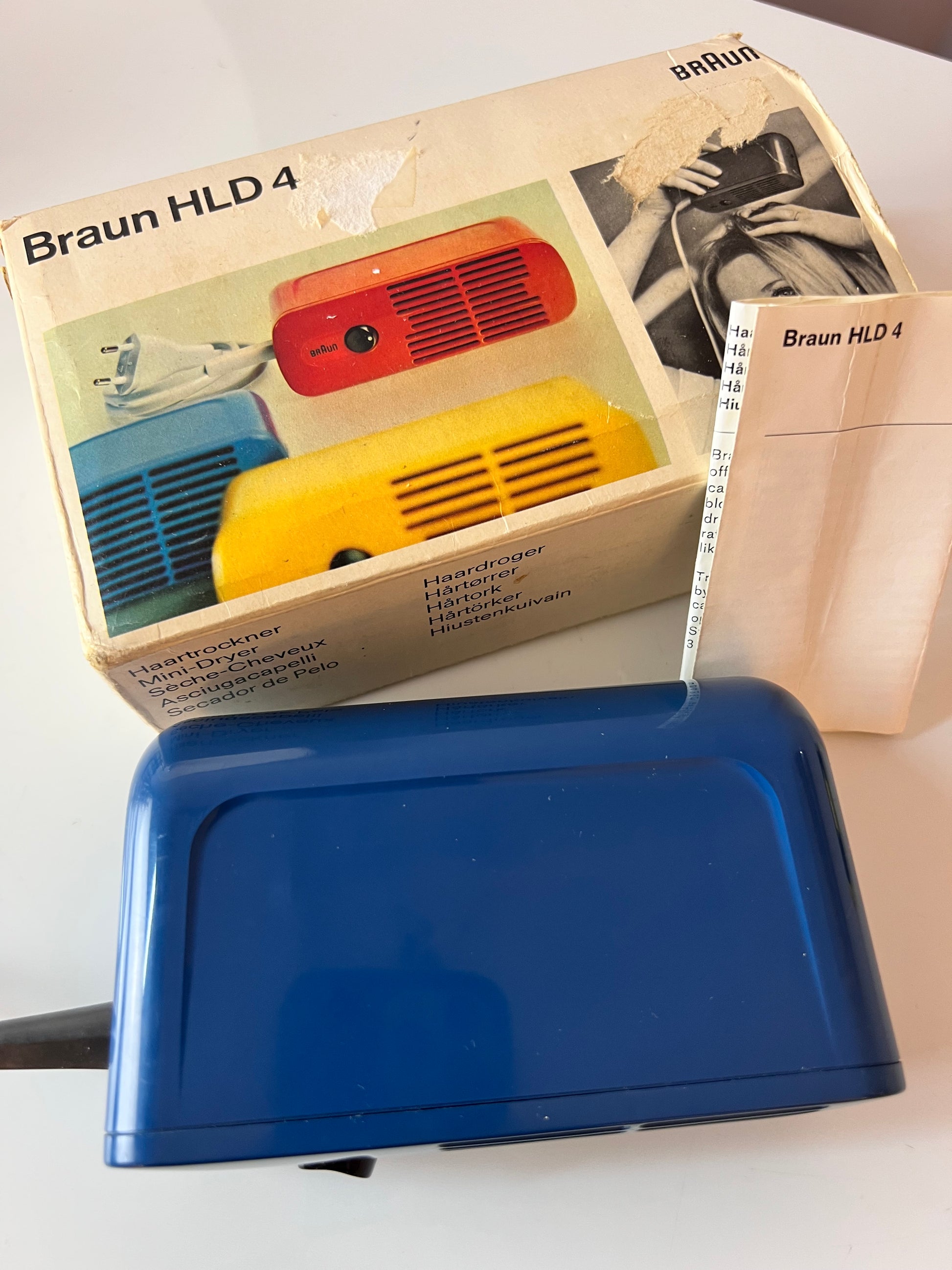 Reisefön HLD 4 blau von Dieter Rams für BRAUN