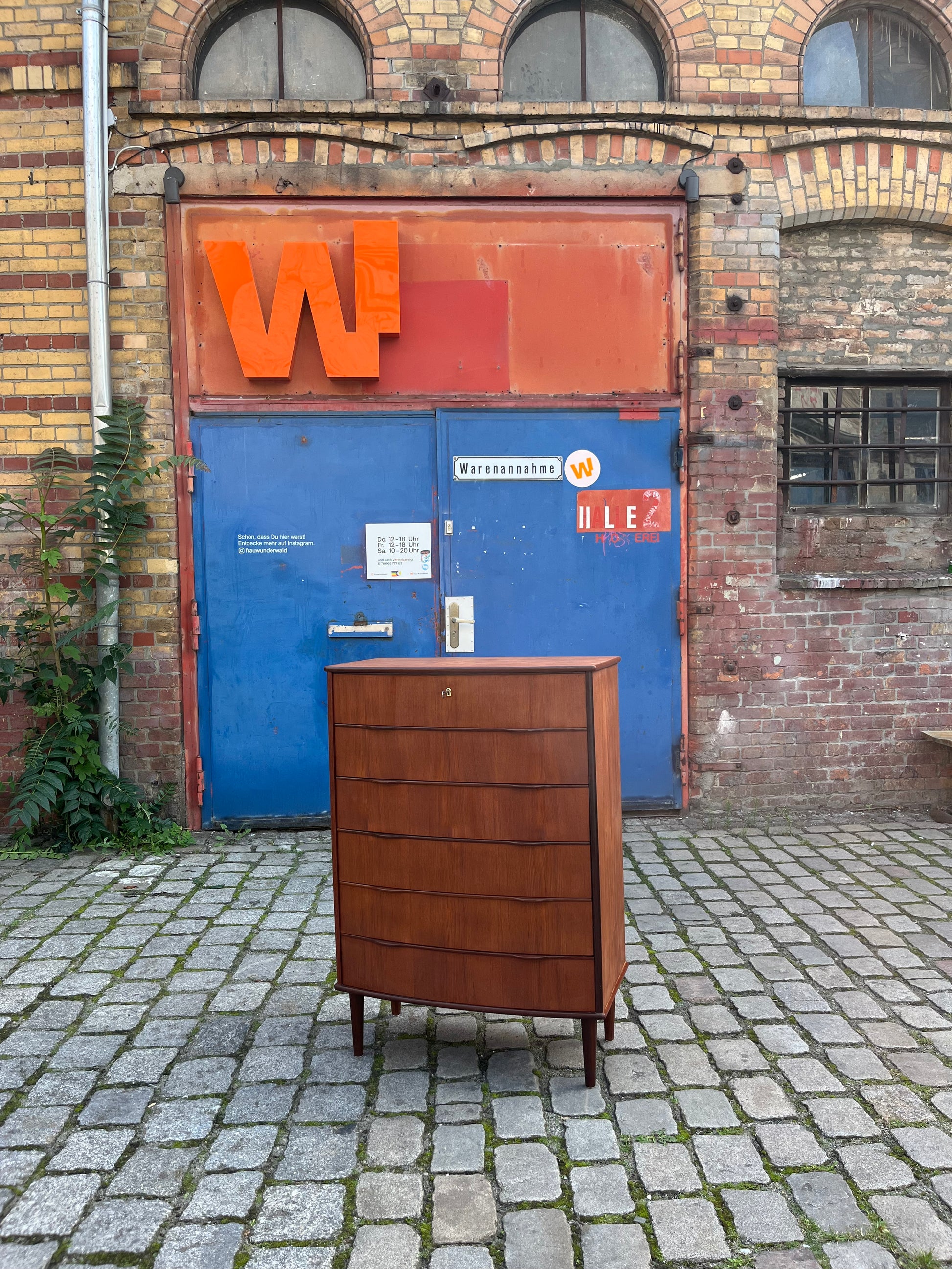 Geschwungene Kommode Teak aus Dänemark