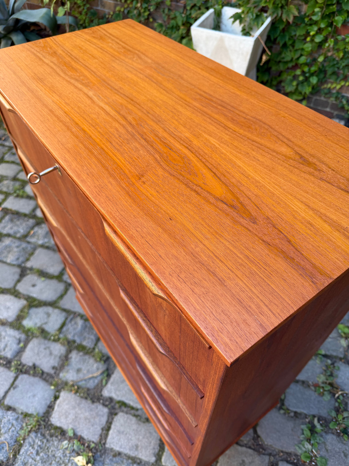Tallboy Kommode Teak mit Schloss aus Dänemark