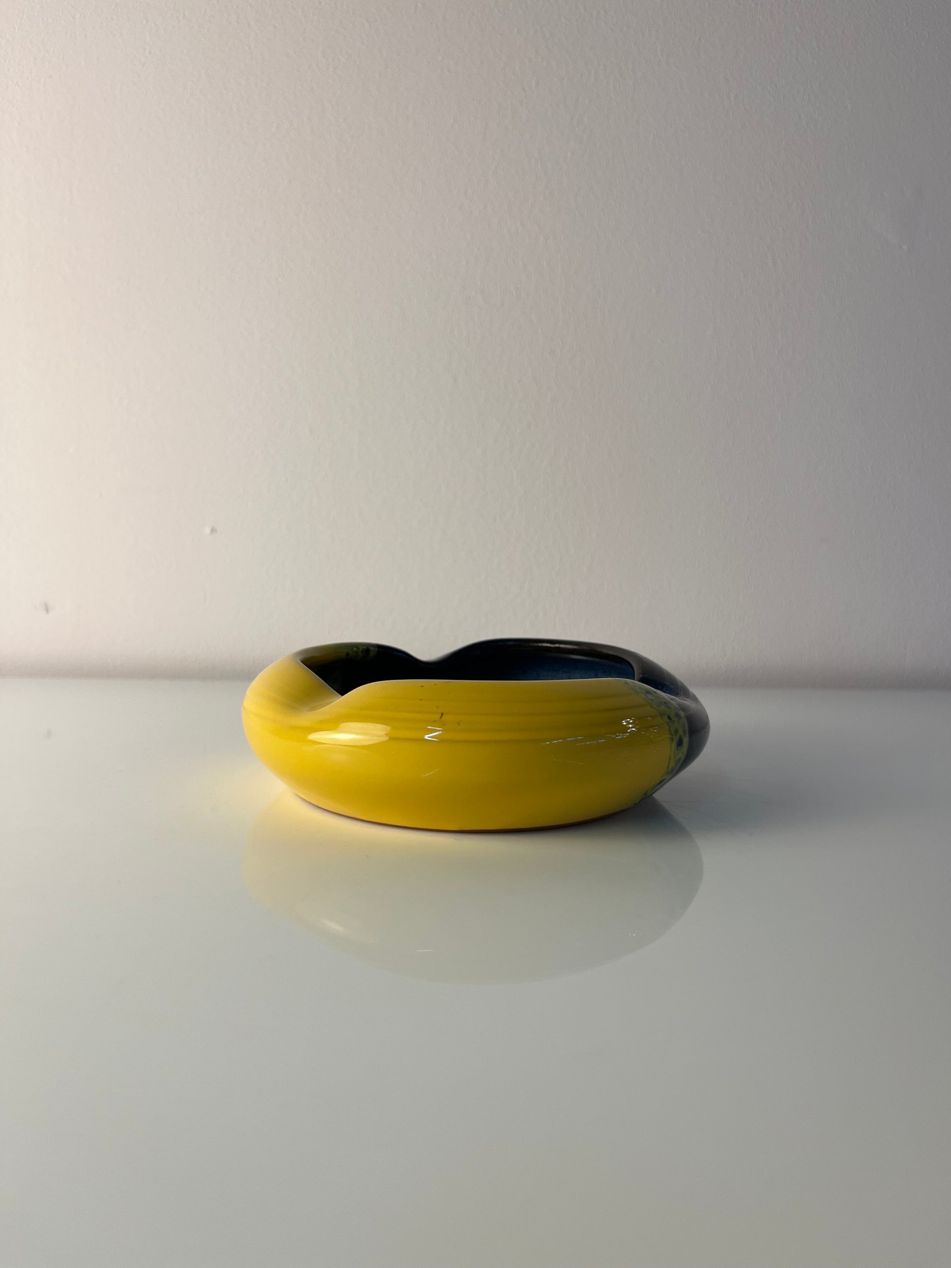 Aschenbecher gelb blau aus Dänemark