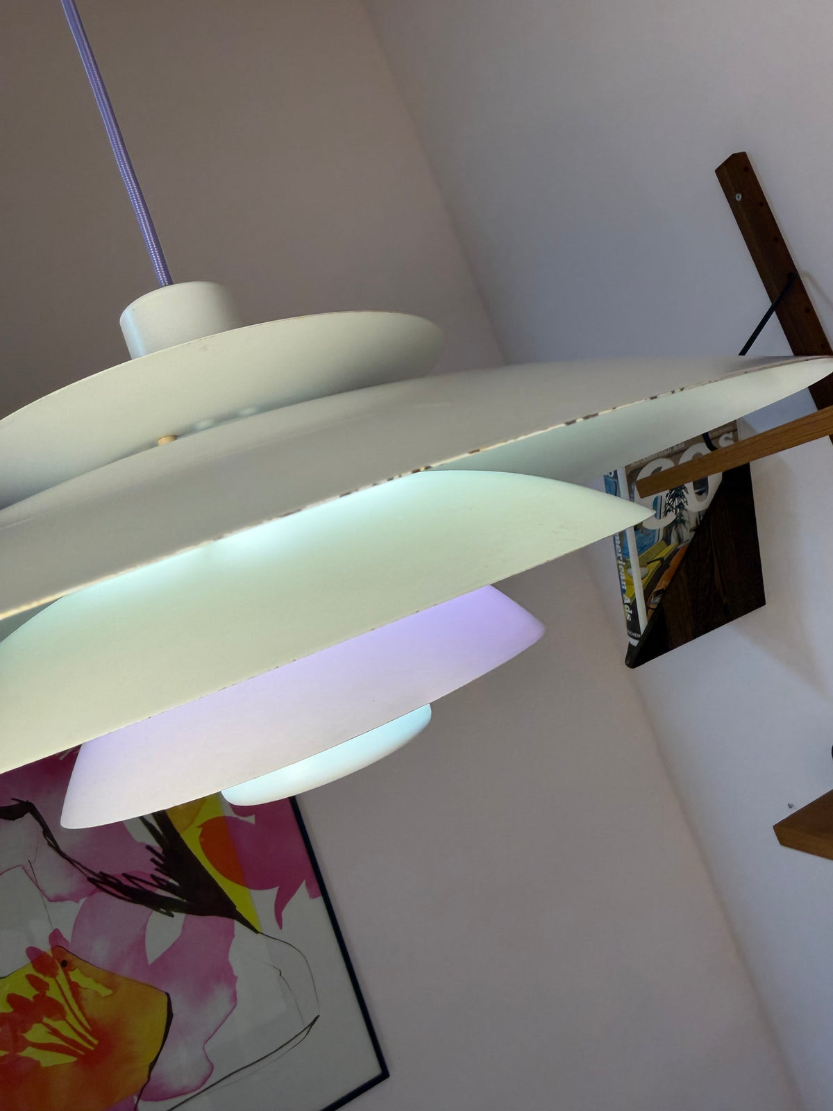 Lamellenlampe weiß lila von Formlight