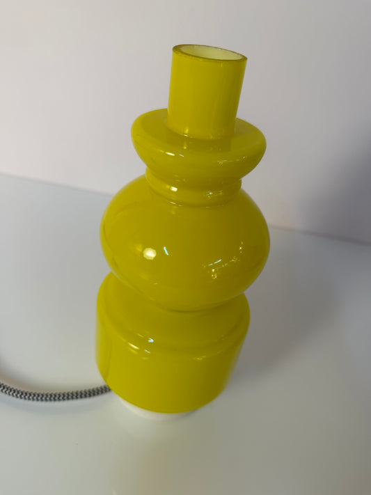 Tischlampe sonnengelb Opalglas