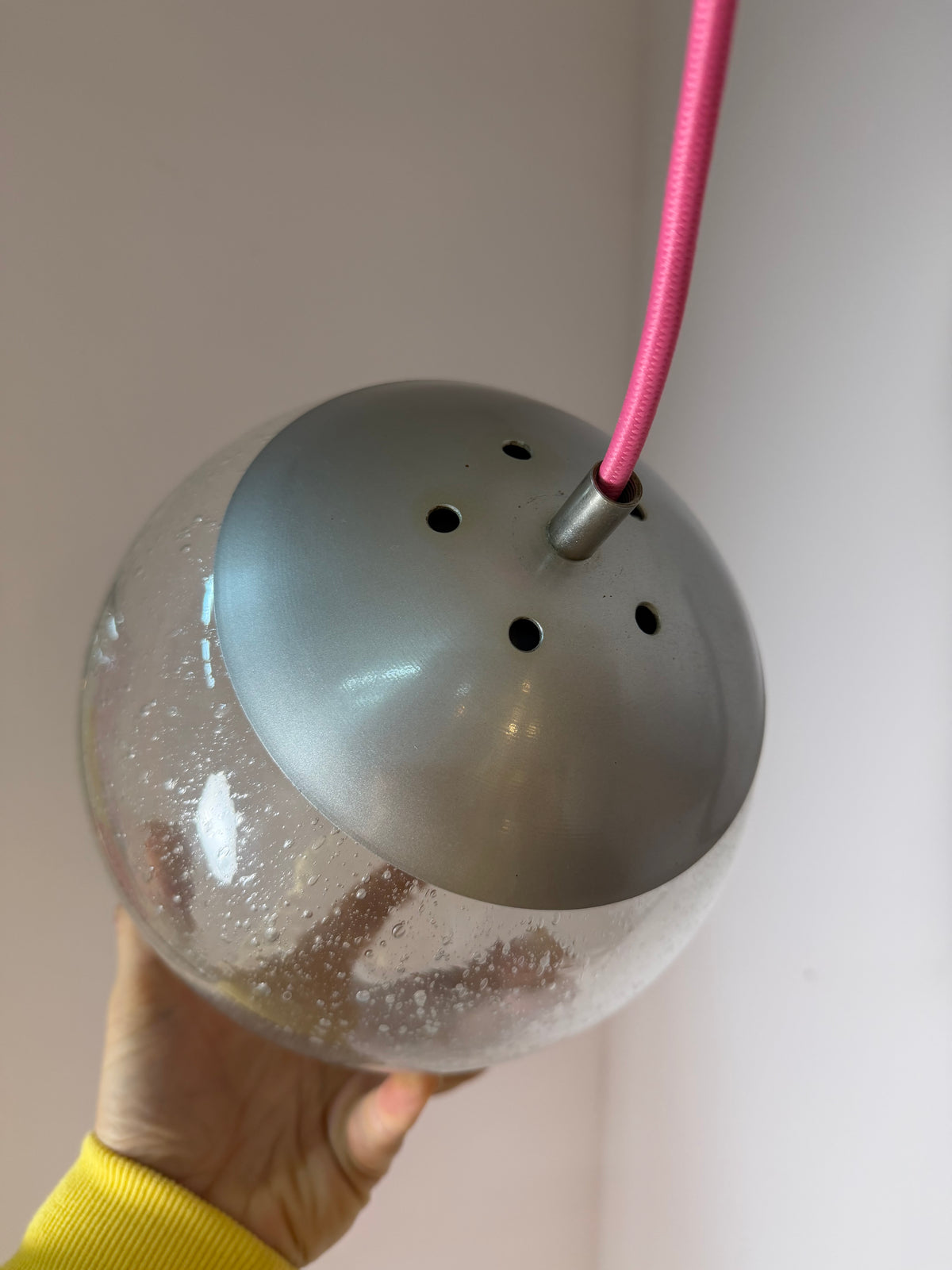 Kleine Kugellampe Strukturglas Metall