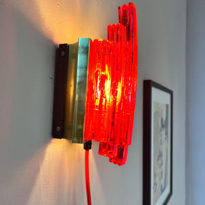 Wandlampe rot von Claus Bolby