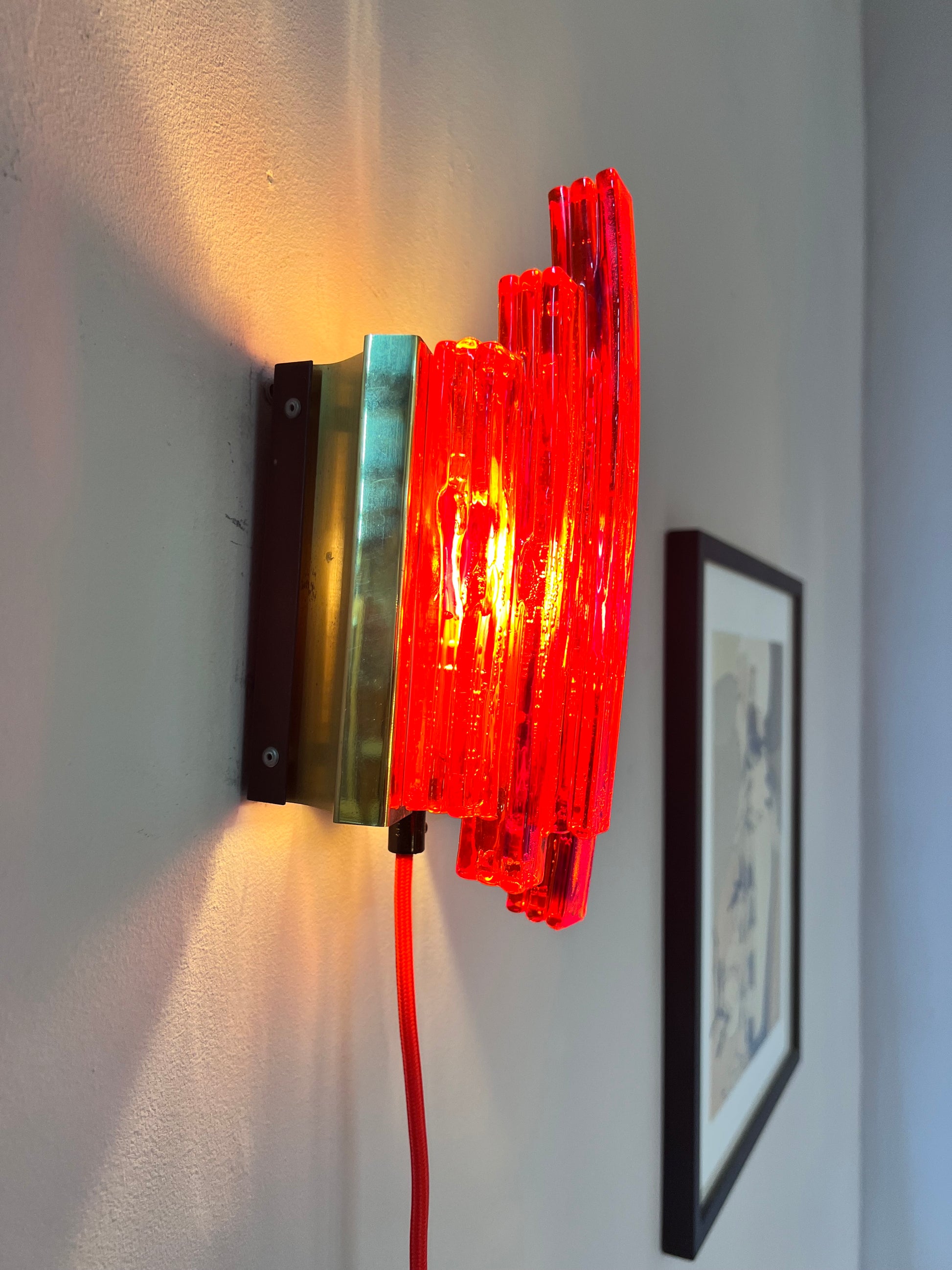 Wandlampe rot von Claus Bolby