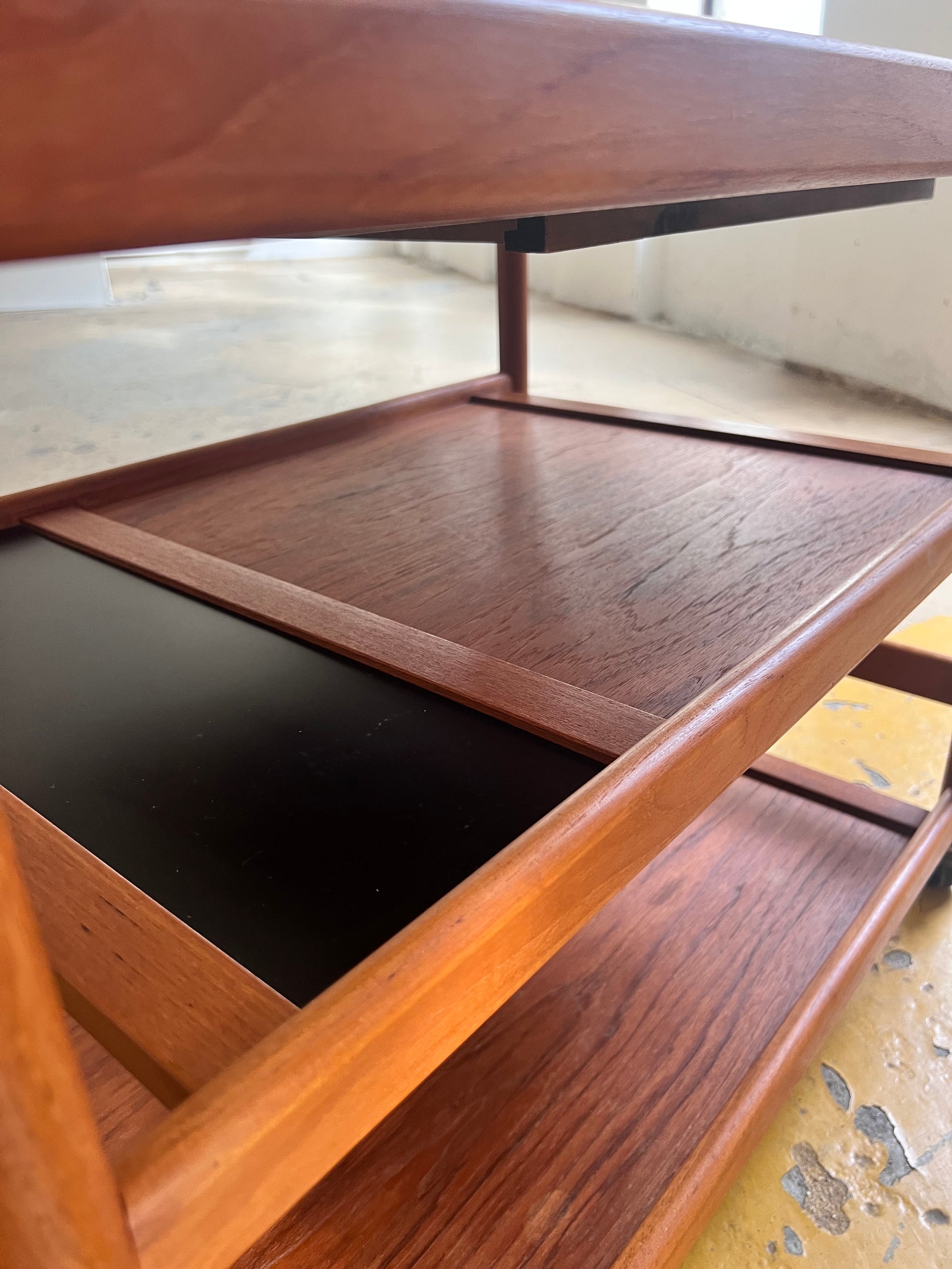 Barwagen Teak von Nissen Dänemark