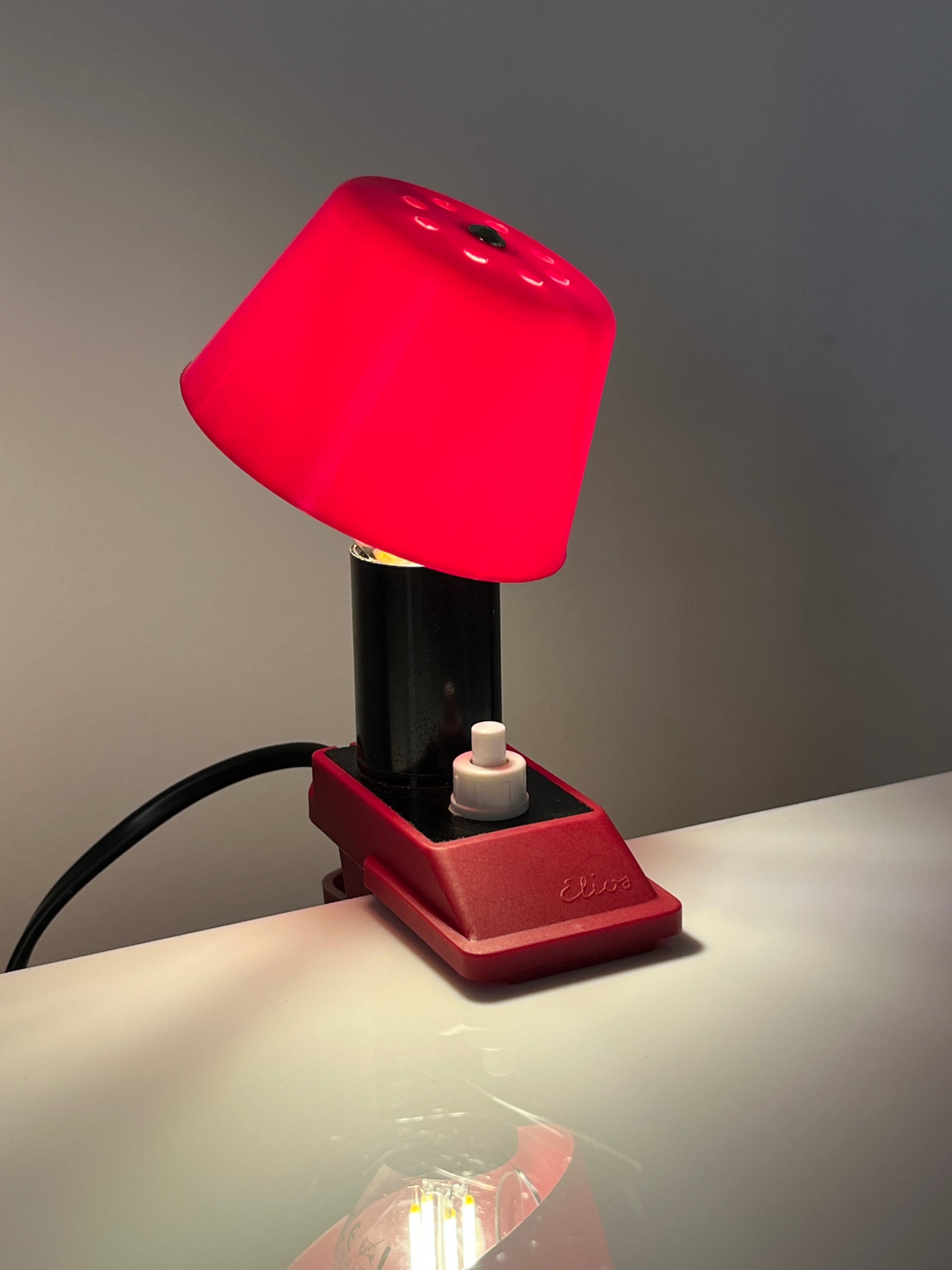 Klemmlampe rot mit Kunststoffschirm & Schalter von Elios