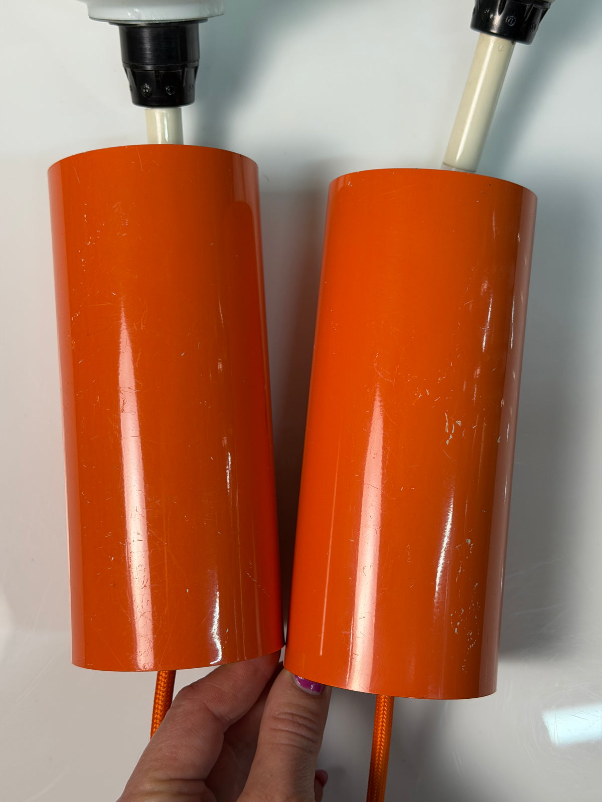 Set: 2x Hängelampe orange mit Opalglas Globus