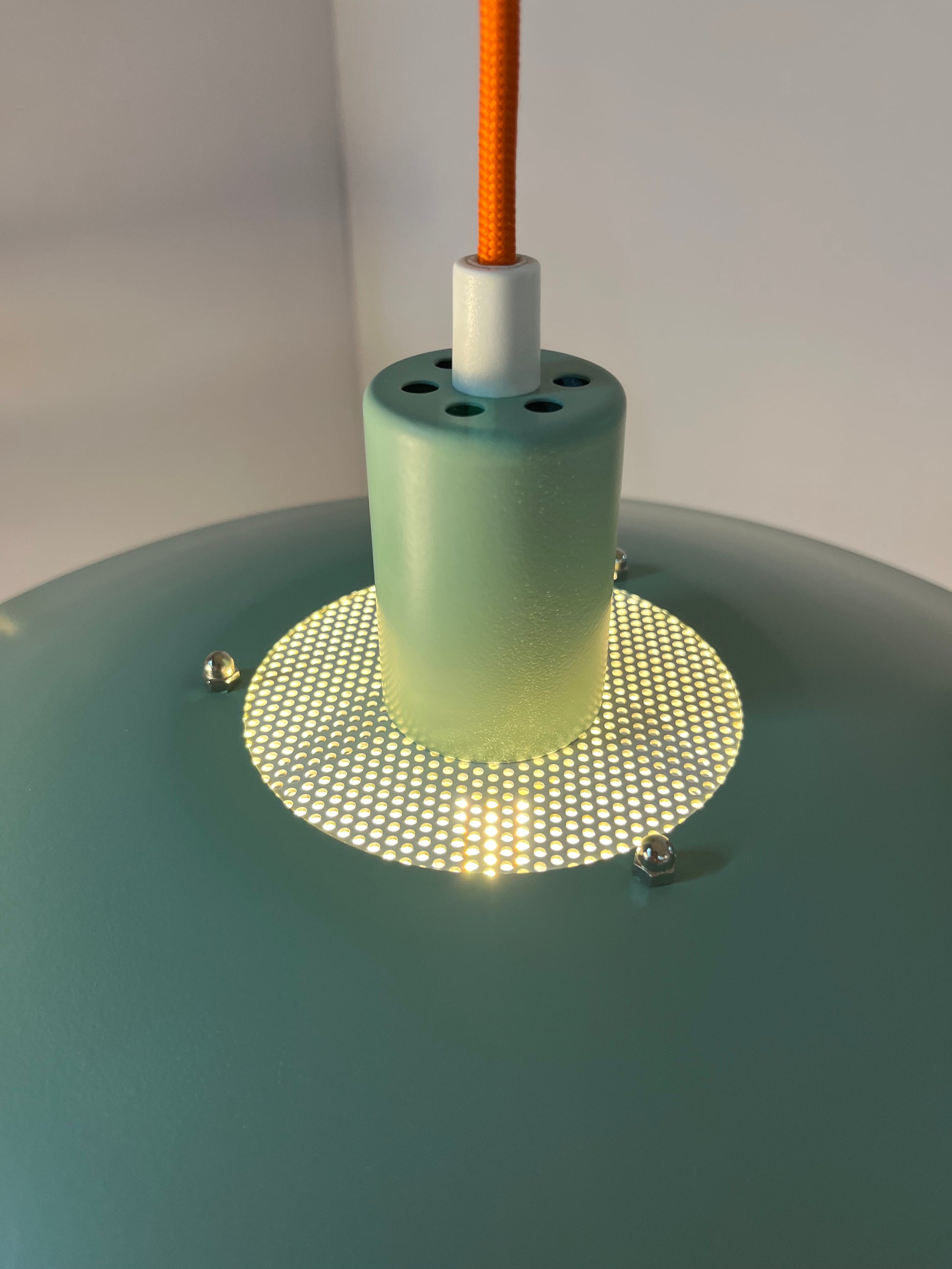 Lamellenlampe neu lackiert blaugrün von JEKA