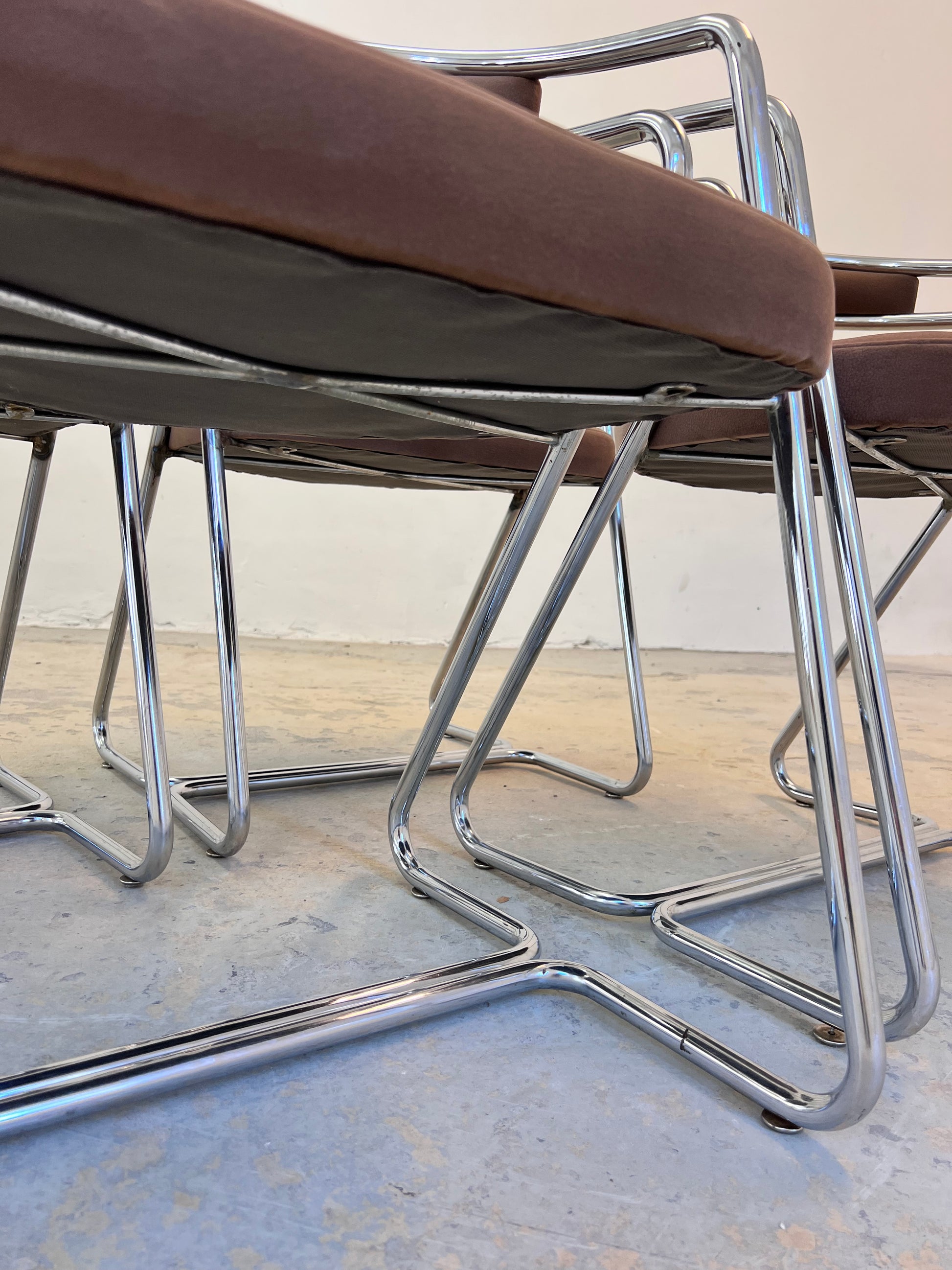 Set: 4x Polsterstuhl Chrom mit braunem Velour