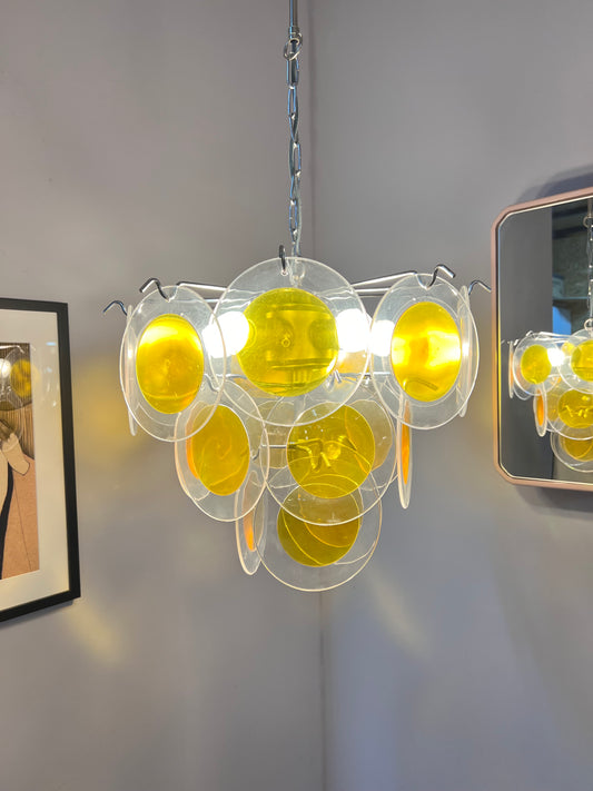 Kronleuchter gelb silber mit Plexiglas-Scheiben