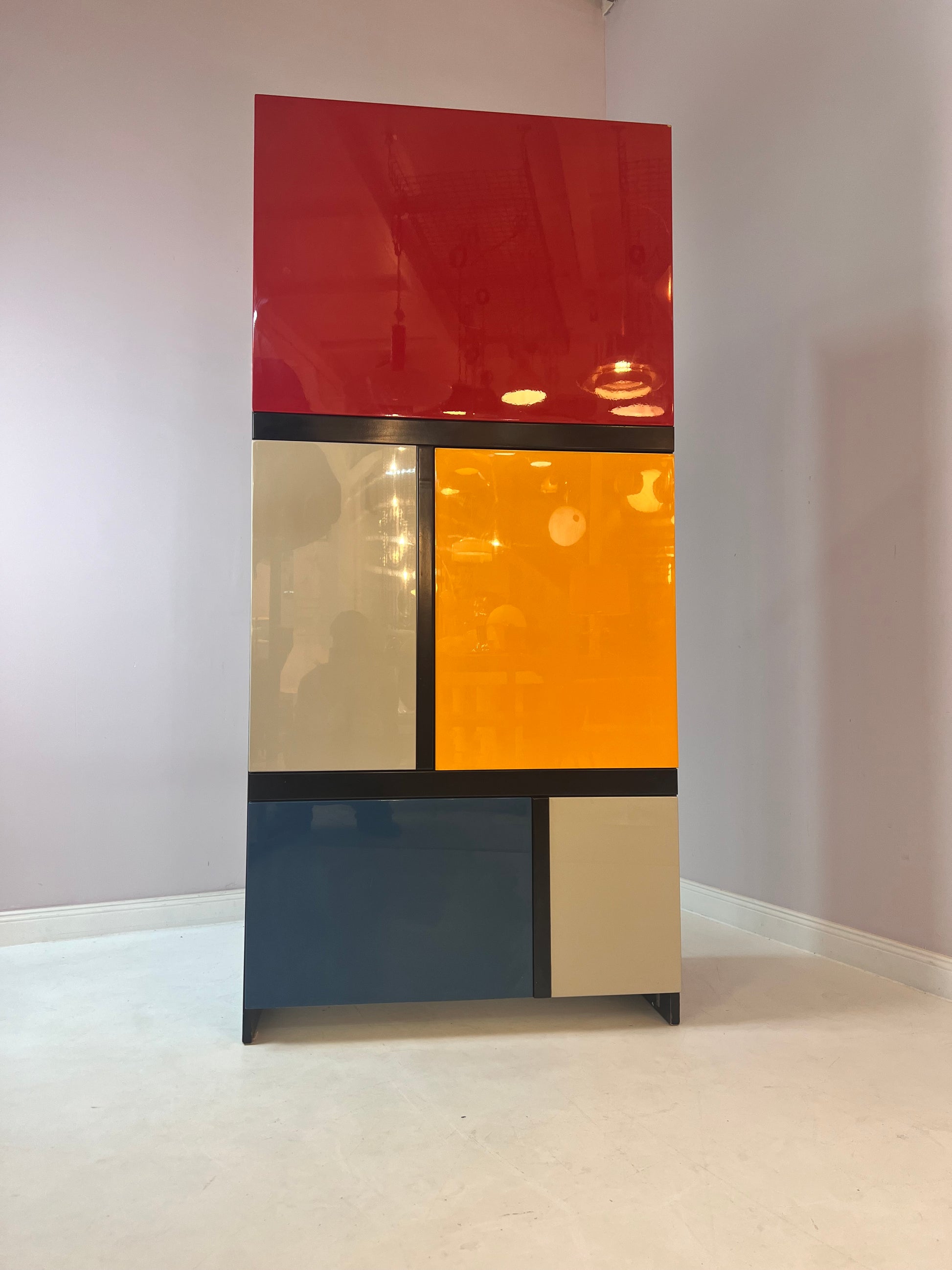 Arbeitsschrank 'Mondrian' von Koni Ochsner