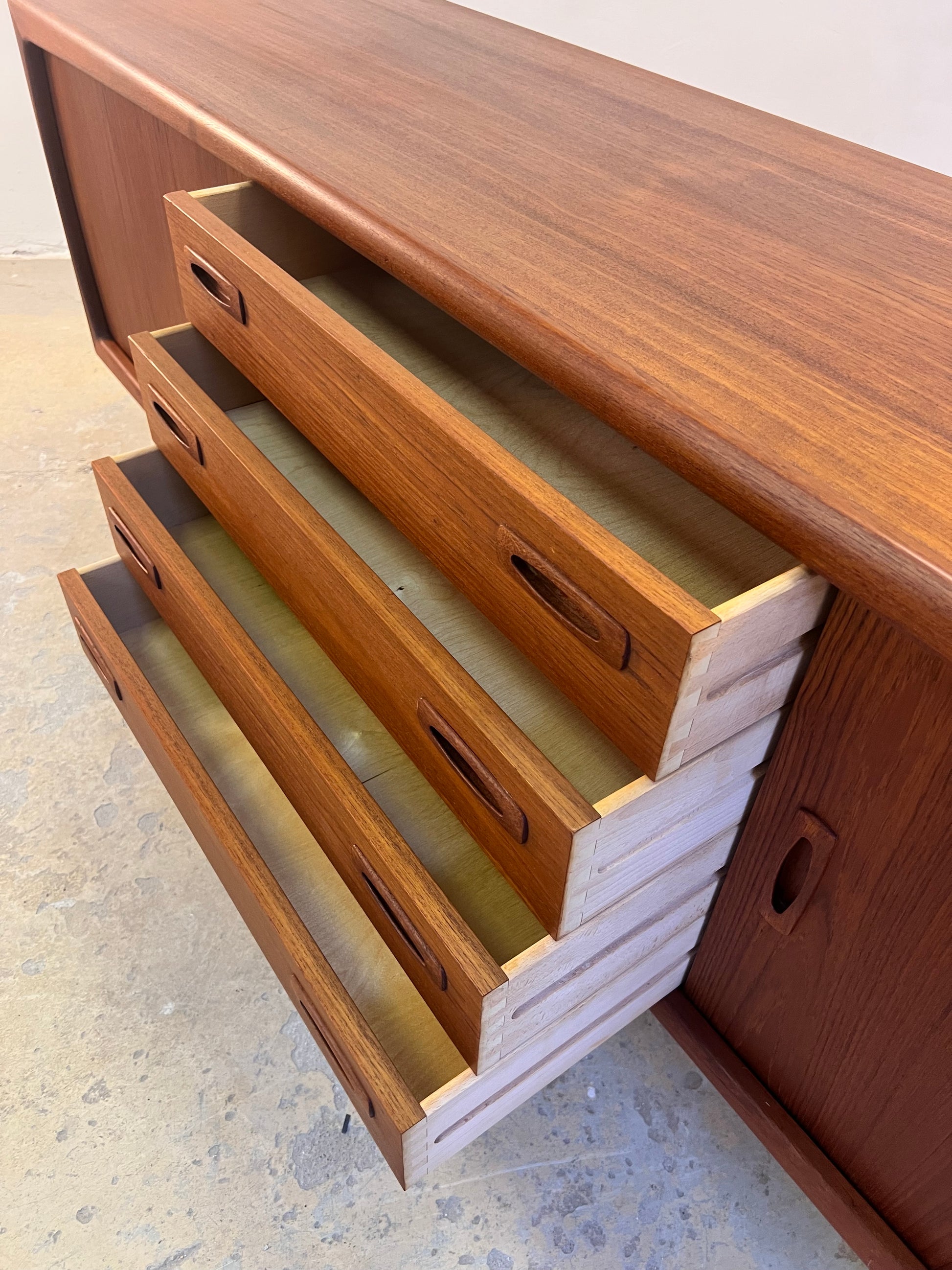 Sideboard Teak von H.P. Hansen - Breite 220 cm