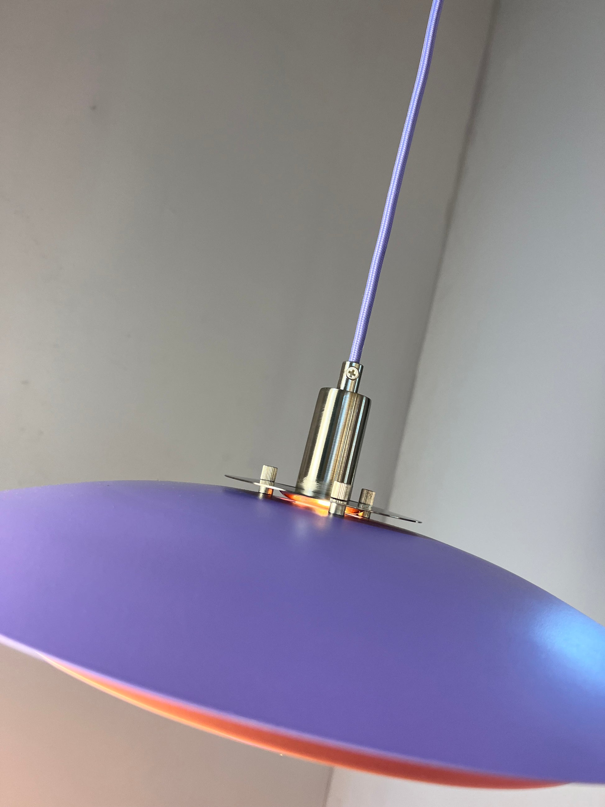 Lamellenlampe neu lackiert flieder peach pink aus Dänemark