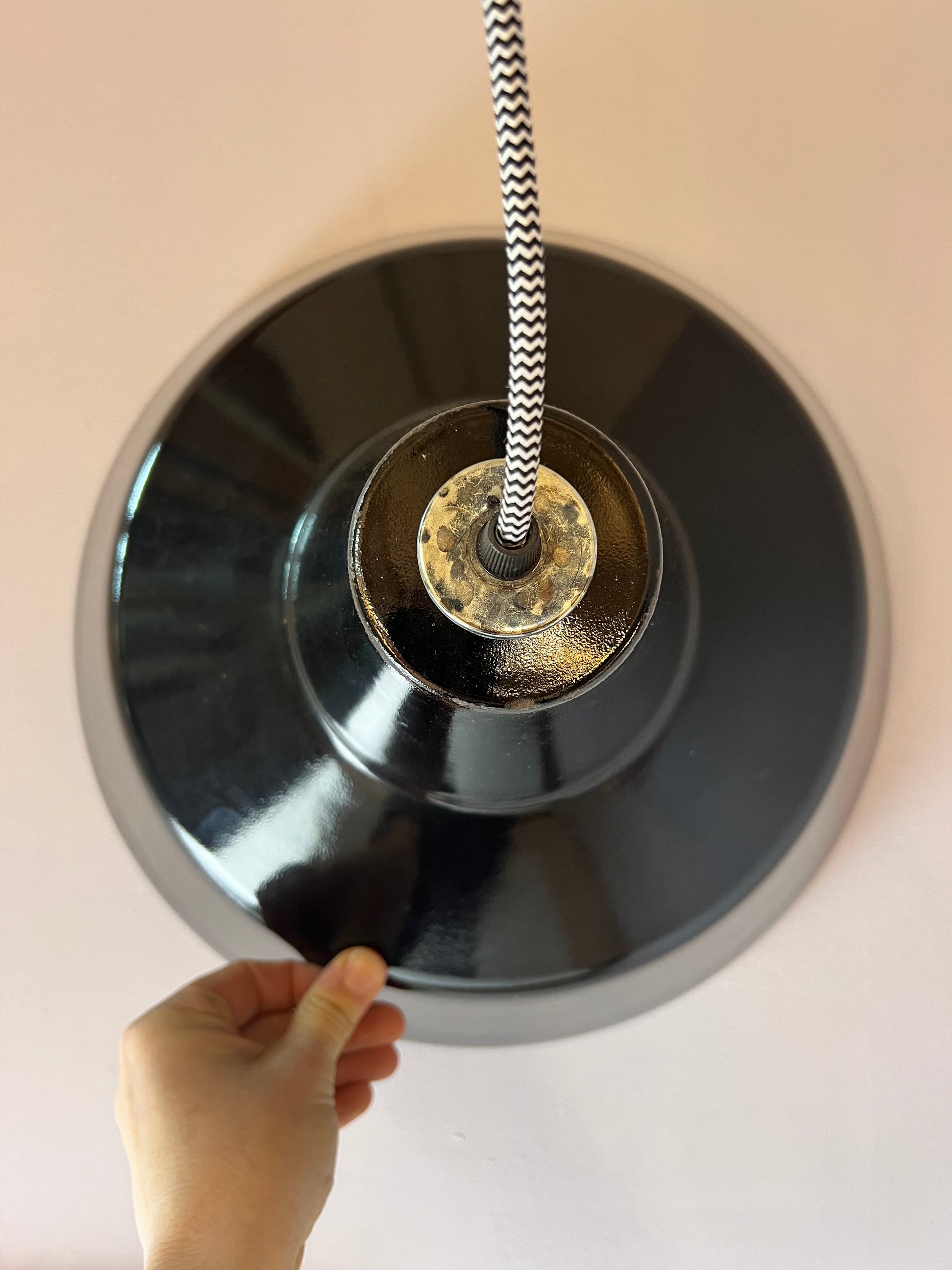 Hängelampe schwarz Emaille aus Dänemark