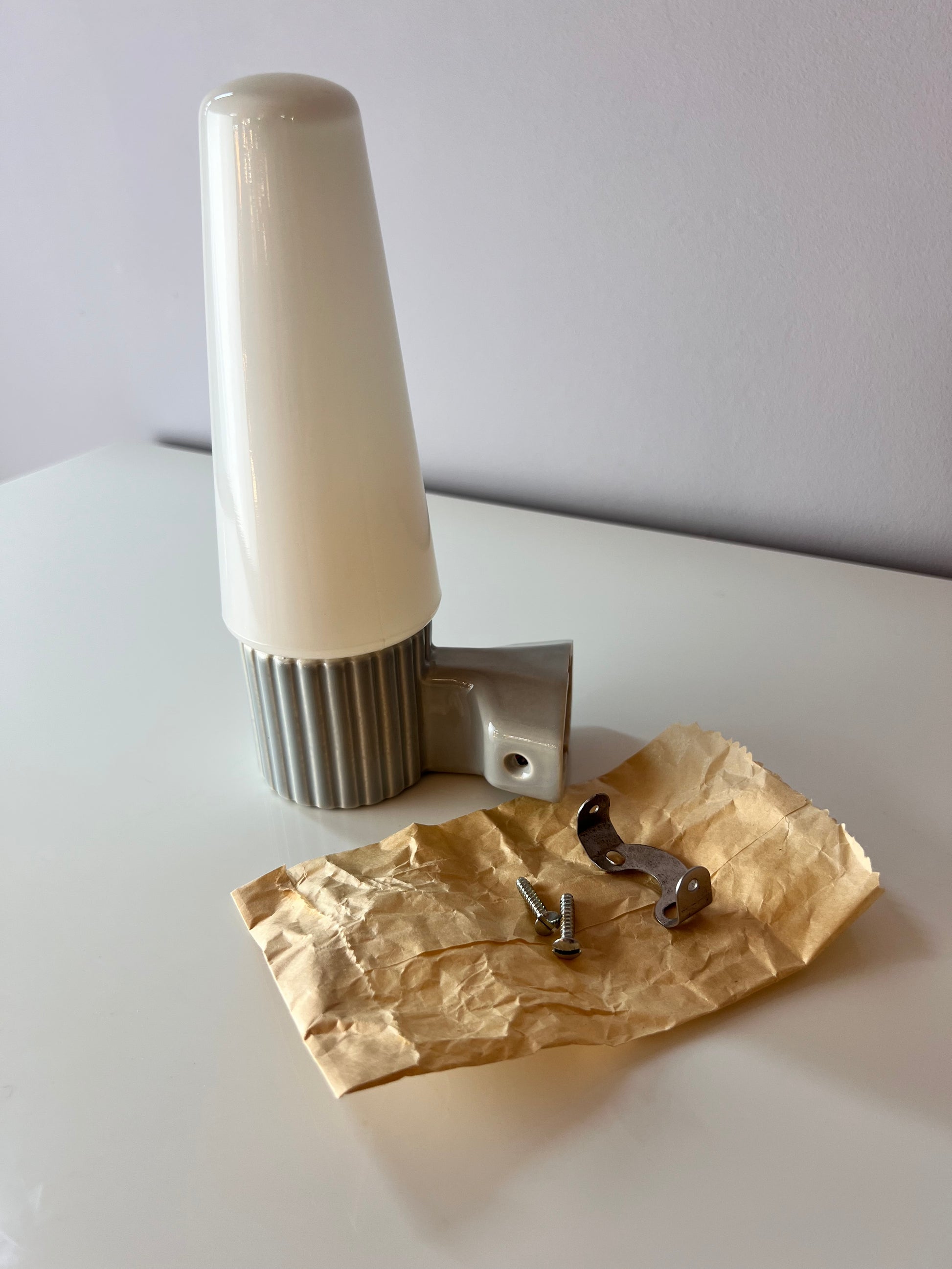 Wandlampe Modell 6020 grau Sigvard Bernadotte für Ifö