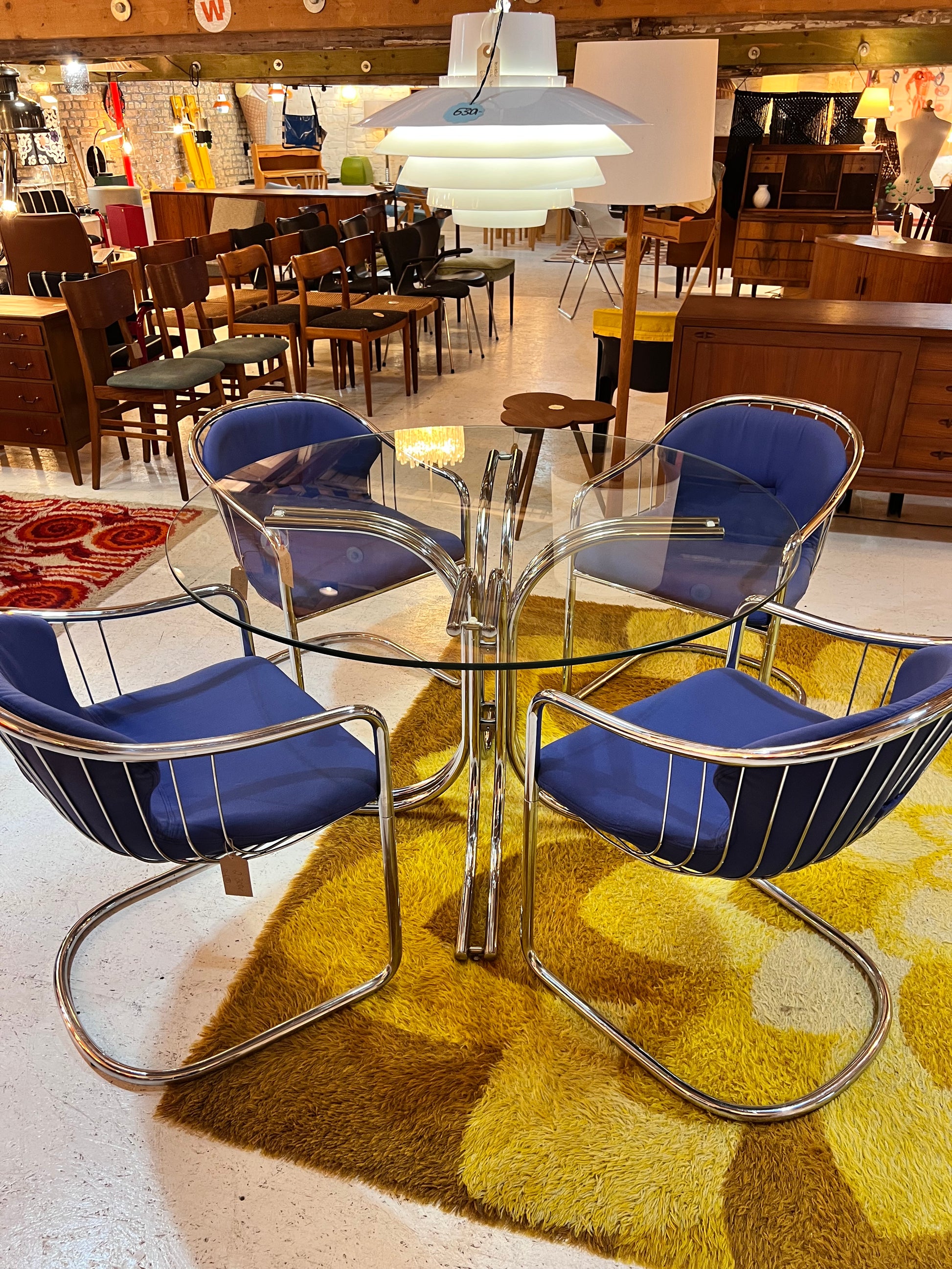 Set: 4x Freischwinger Chrom blau und runder Glastisch von Gastone Rinaldi für Alma