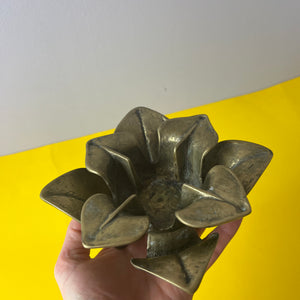 Kerzenständer Messing in Blütenform