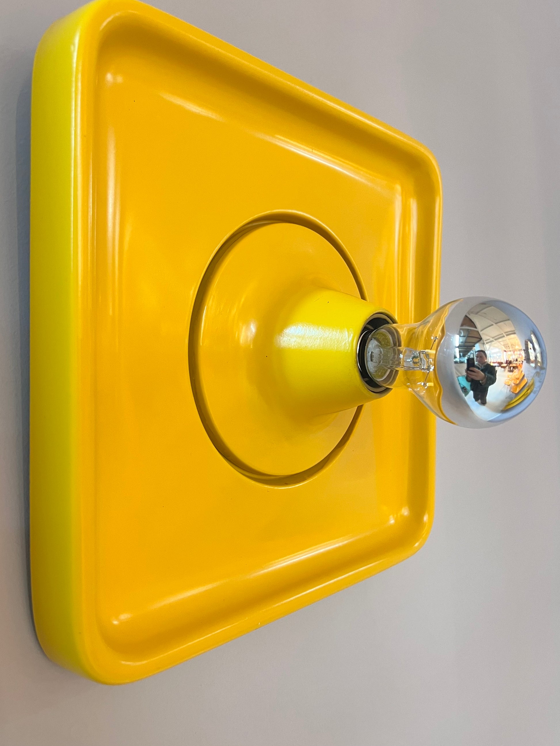 Wandlampe gelb von Schönbuch