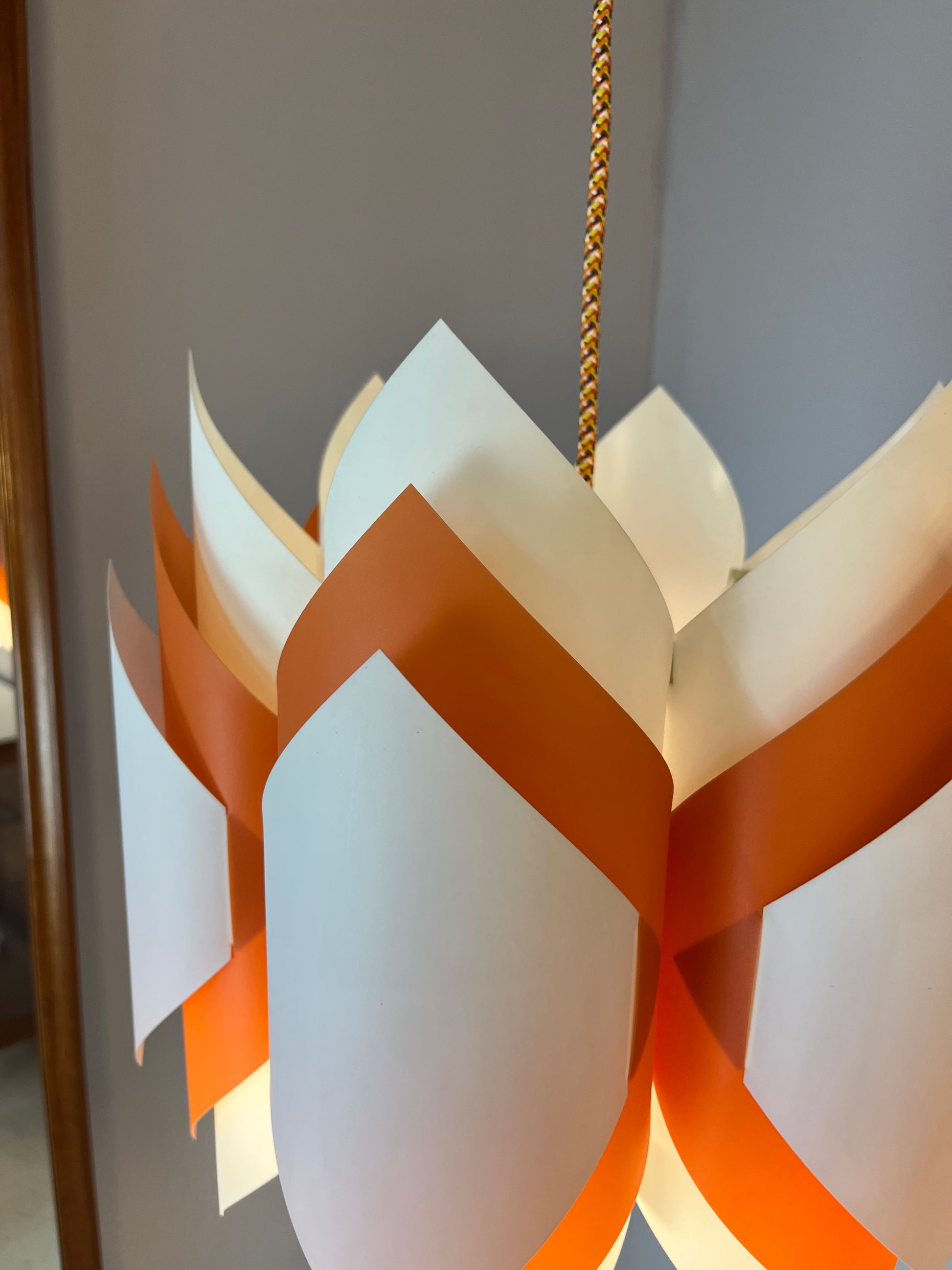 Hängelampe Ballet orange weiß von Lars Schiøler für P.J. Høyrup