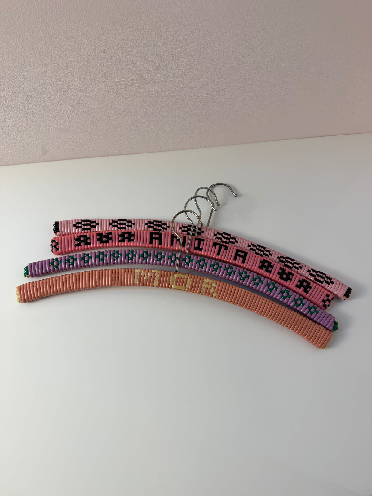 Set: 4x Kleiderbügel lila pink