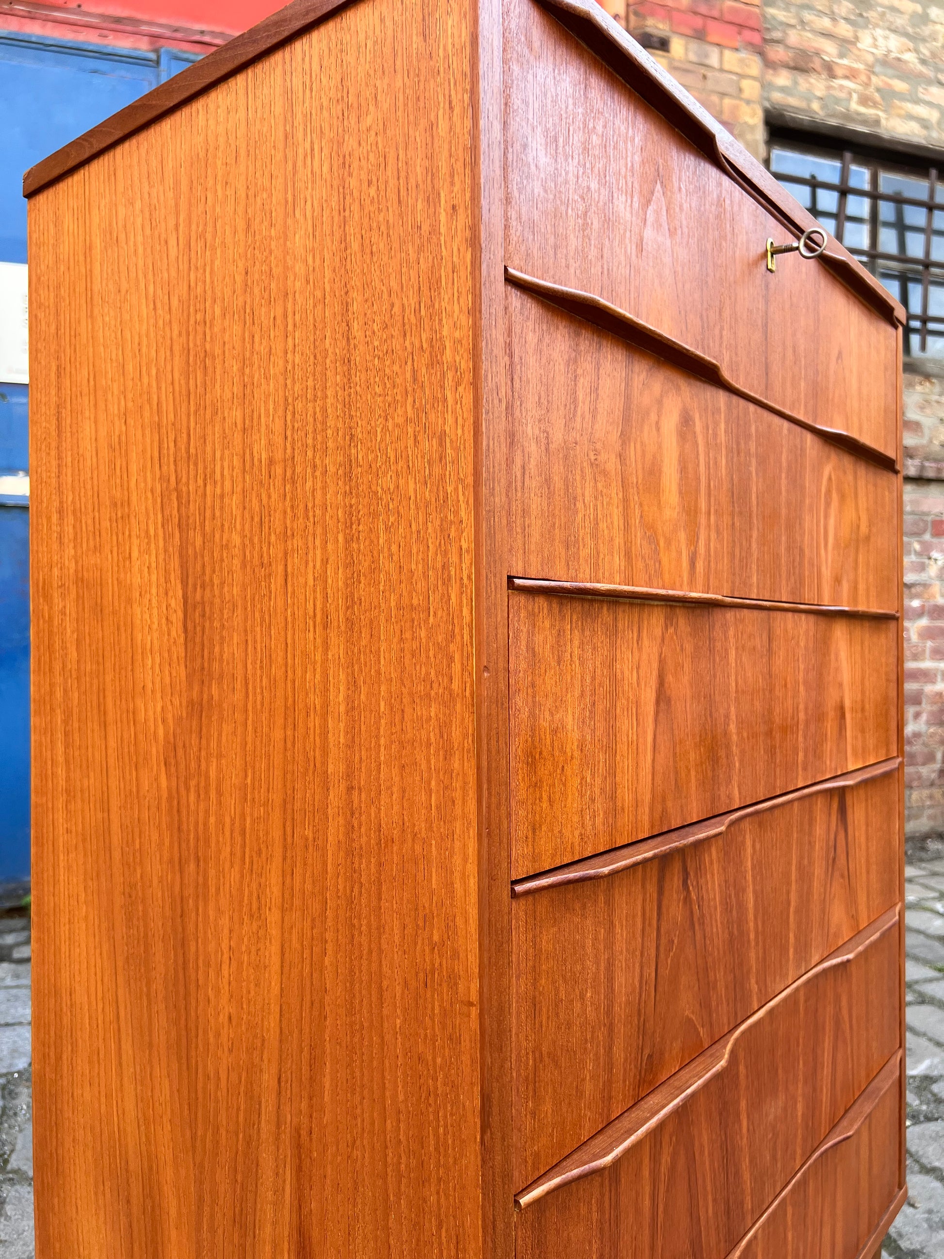 Kommode Teak mit Schloss aus Dänemark