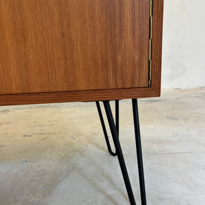 Sideboard Teak mit Flügeltüren & Messinggriffen