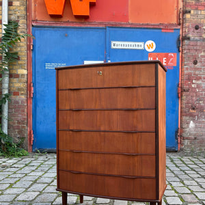 Geschwungene Kommode Teak aus Dänemark